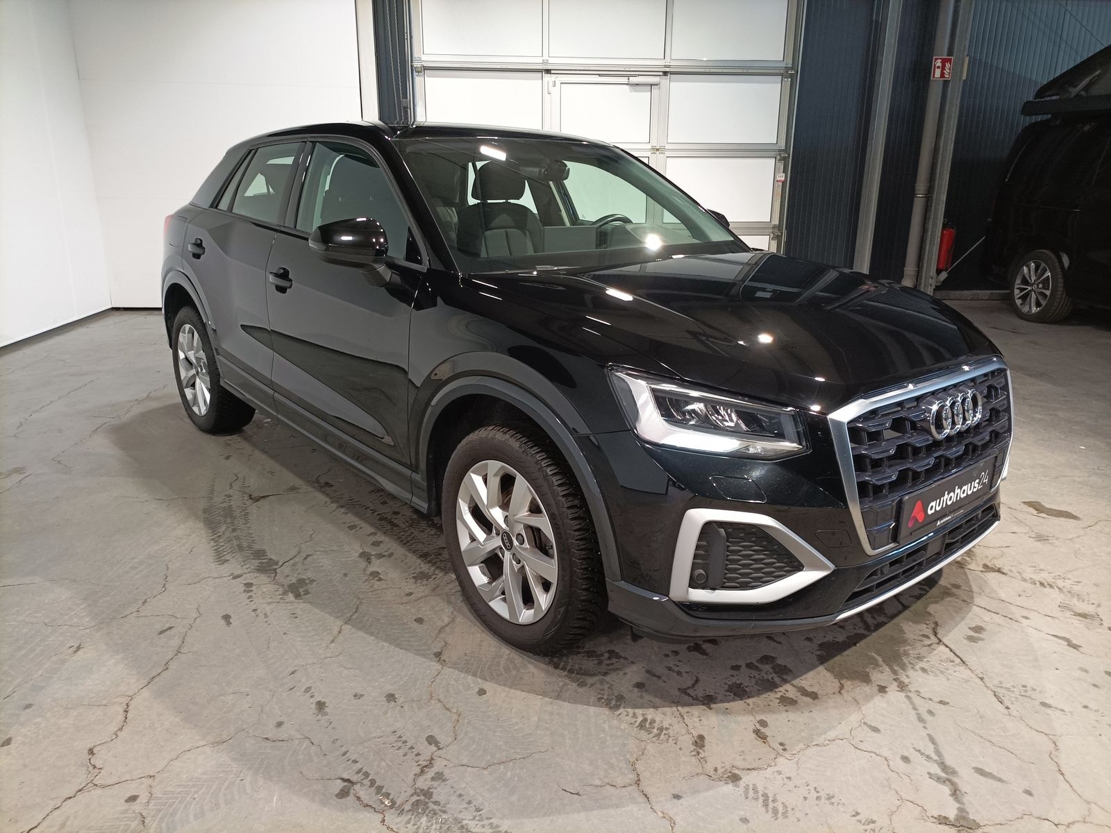 Audi Q2 SUV / Crossover / Geländewagen AUDI Q2 35 TFSI S tronic advanced Sports Utility Vehicle #1