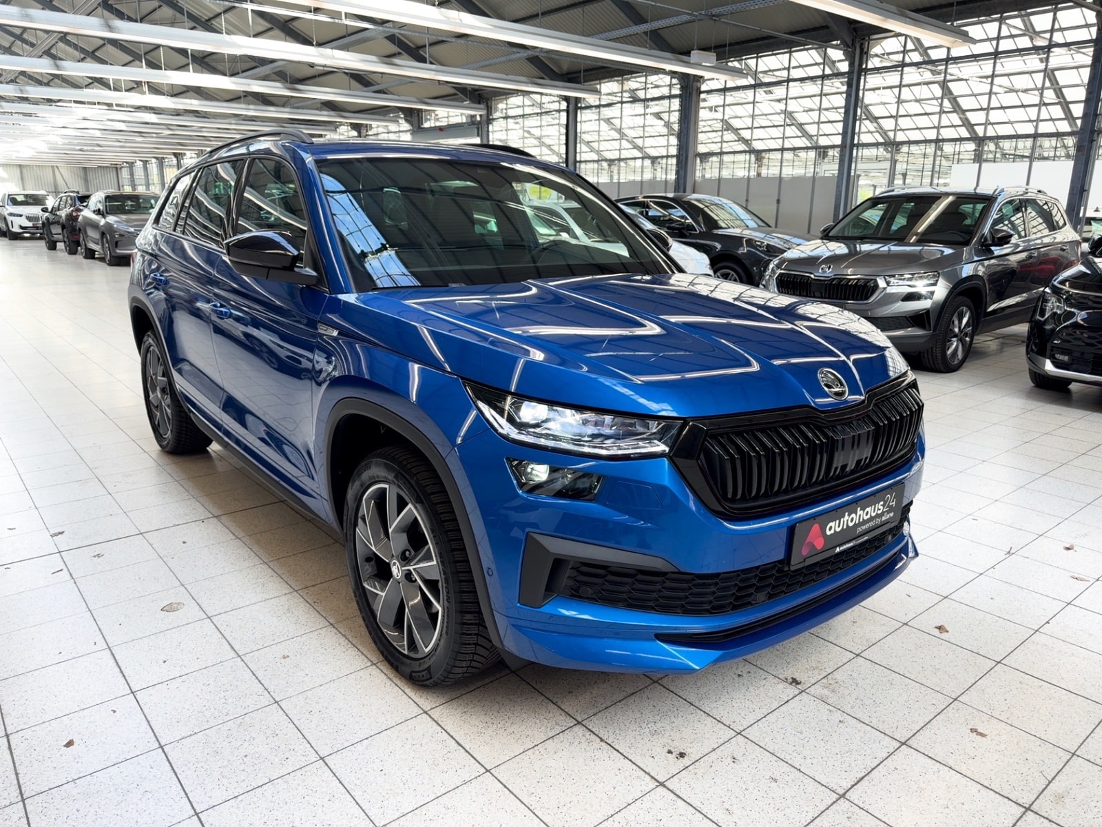 ŠKODA Kodiaq SUV / Crossover / Geländewagen SKODA Kodiaq 1.5 TSI ACT DSG SPORTLINE Sports Utility Vehicle #1