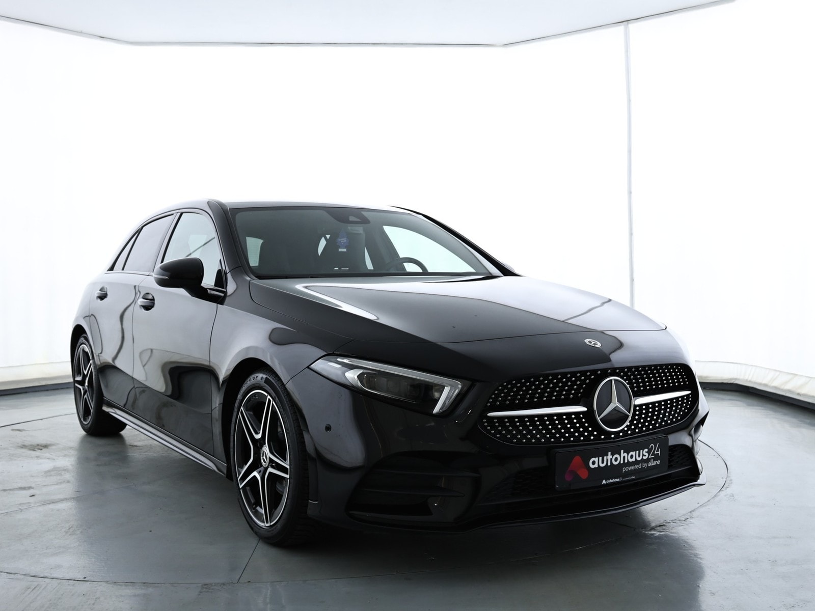 Mercedes-Benz A-Klasse Limousine MERCEDES A-Klasse A 180 Schräghecklimousine #1