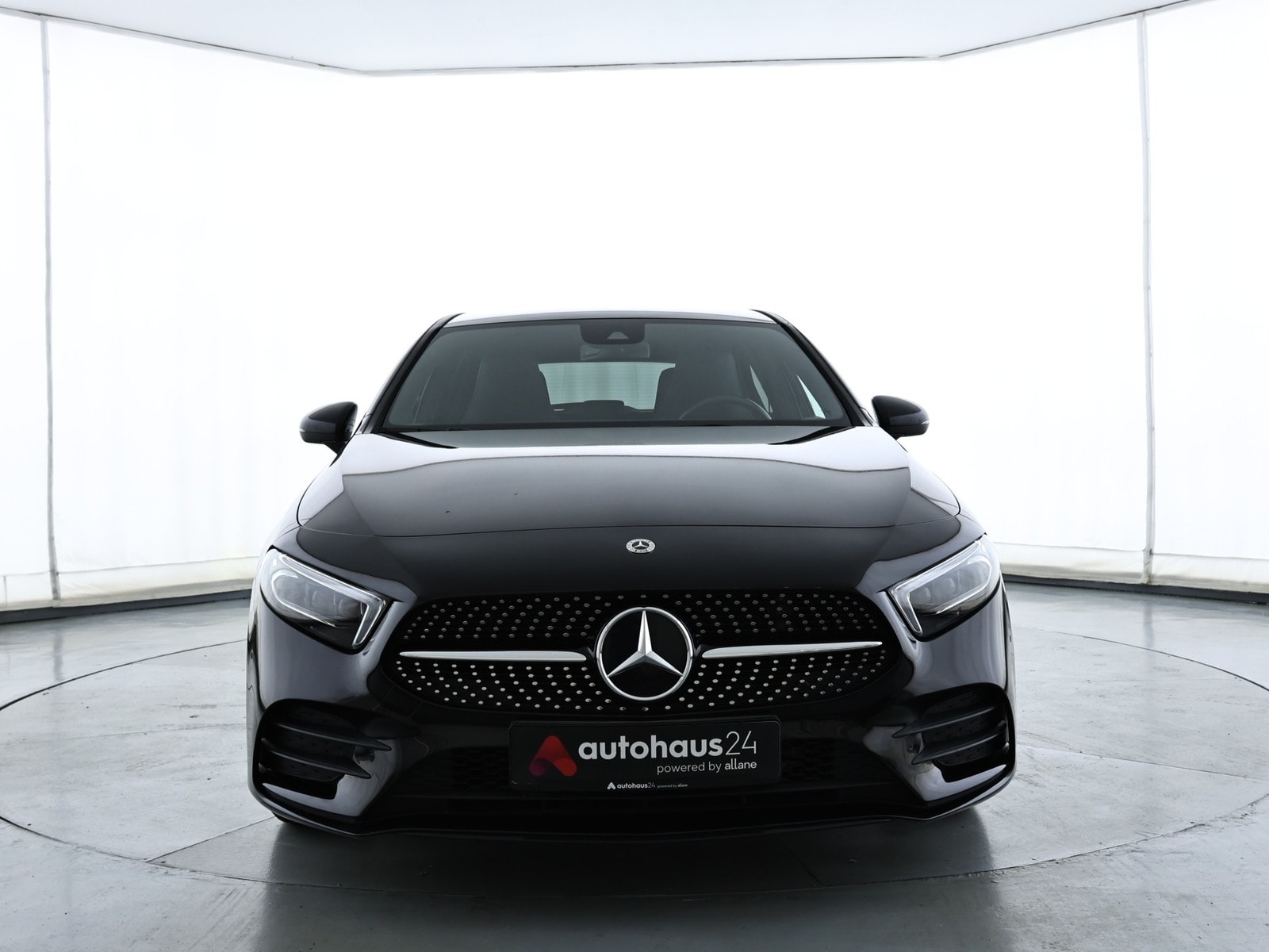 Mercedes Benz A-Klasse Limousine A 180 AMG Line (EURO 6d) #2