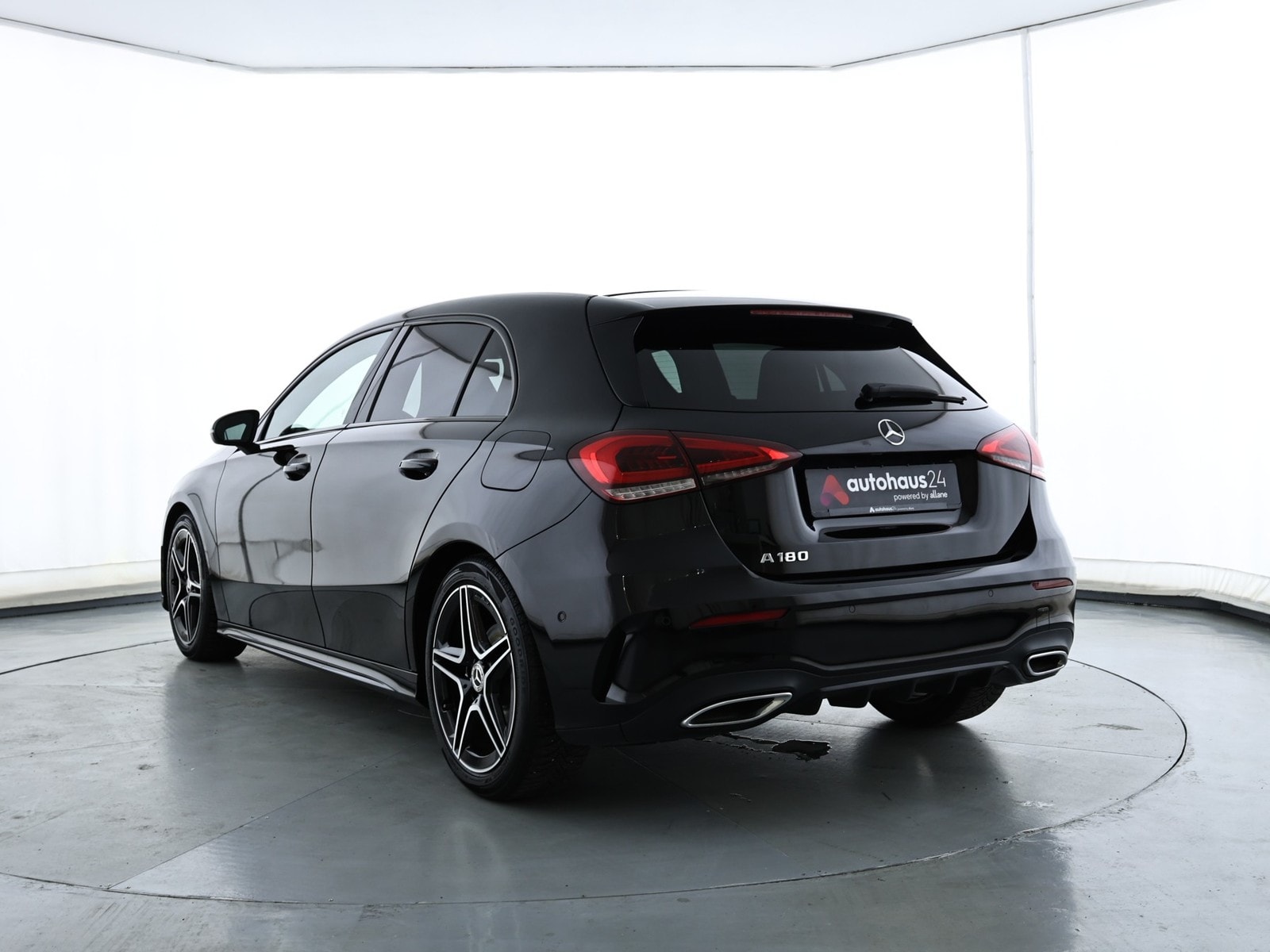 Mercedes Benz A-Klasse Limousine A 180 AMG Line (EURO 6d) #4