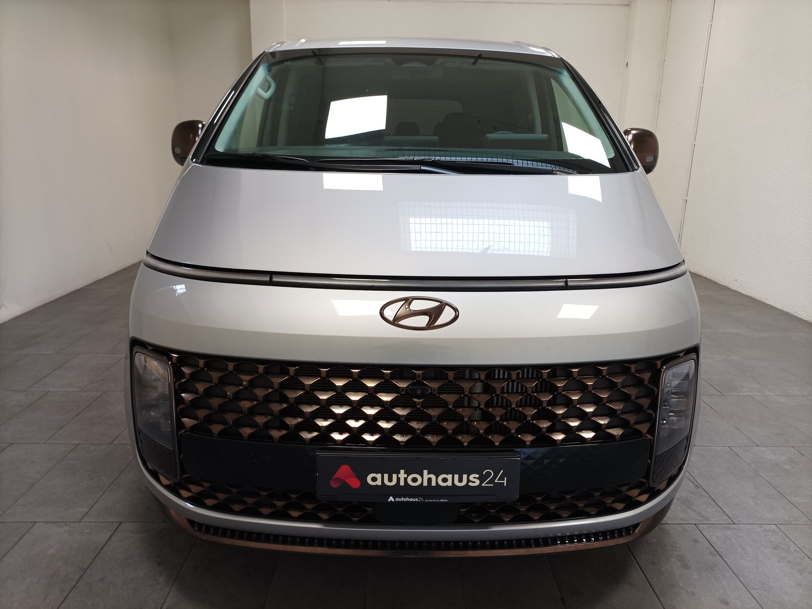 Hyundai STARIA Andere STARIA 2.2 CRDi Signature 4WD (7-Sitzer) #2
