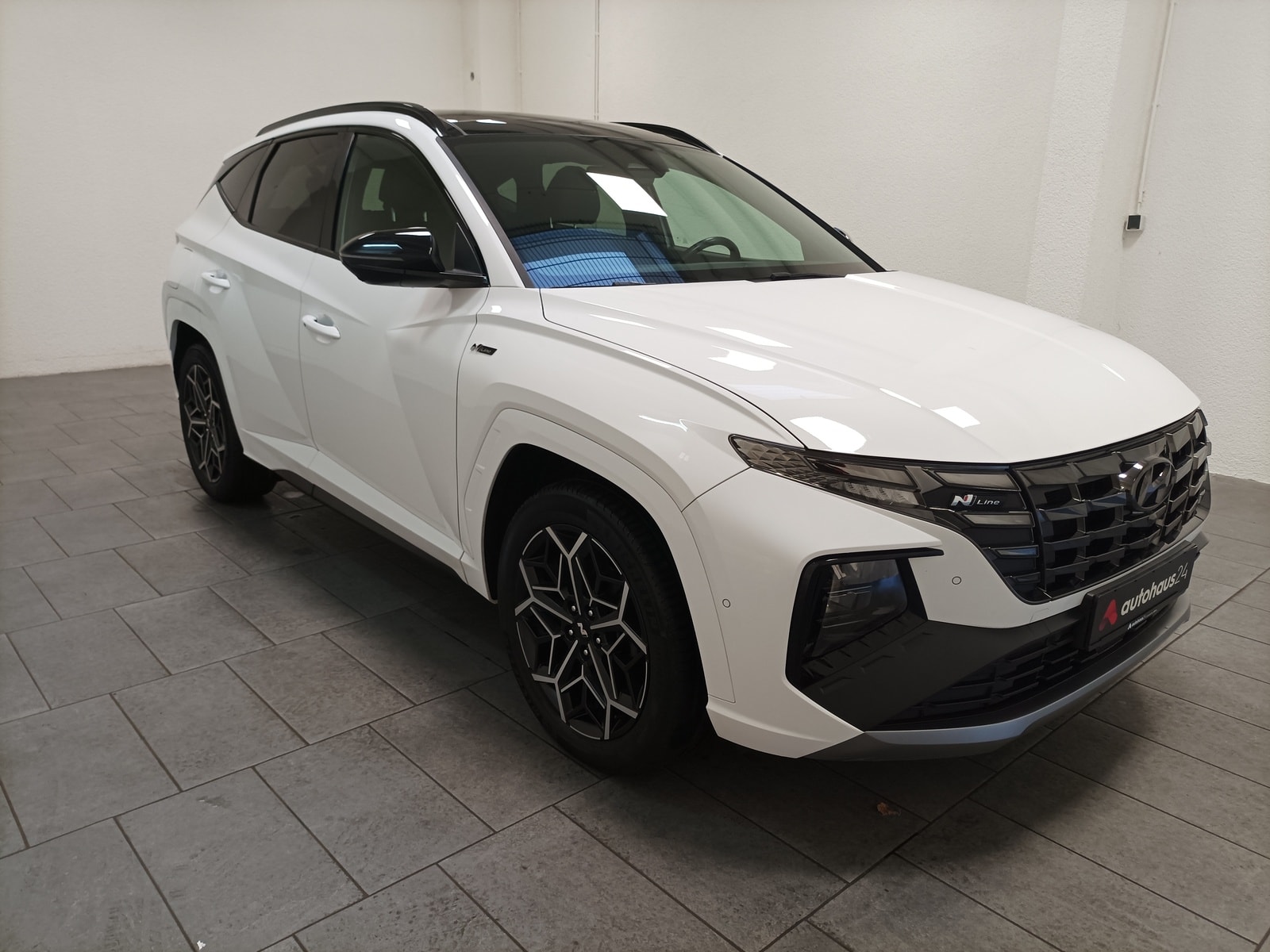 Hyundai Tucson SUV / Crossover / Geländewagen HYUNDAI Tucson 1.6 T-GDI Plug-in Hybrid 4WD Auto Sports Utility Vehicle #1