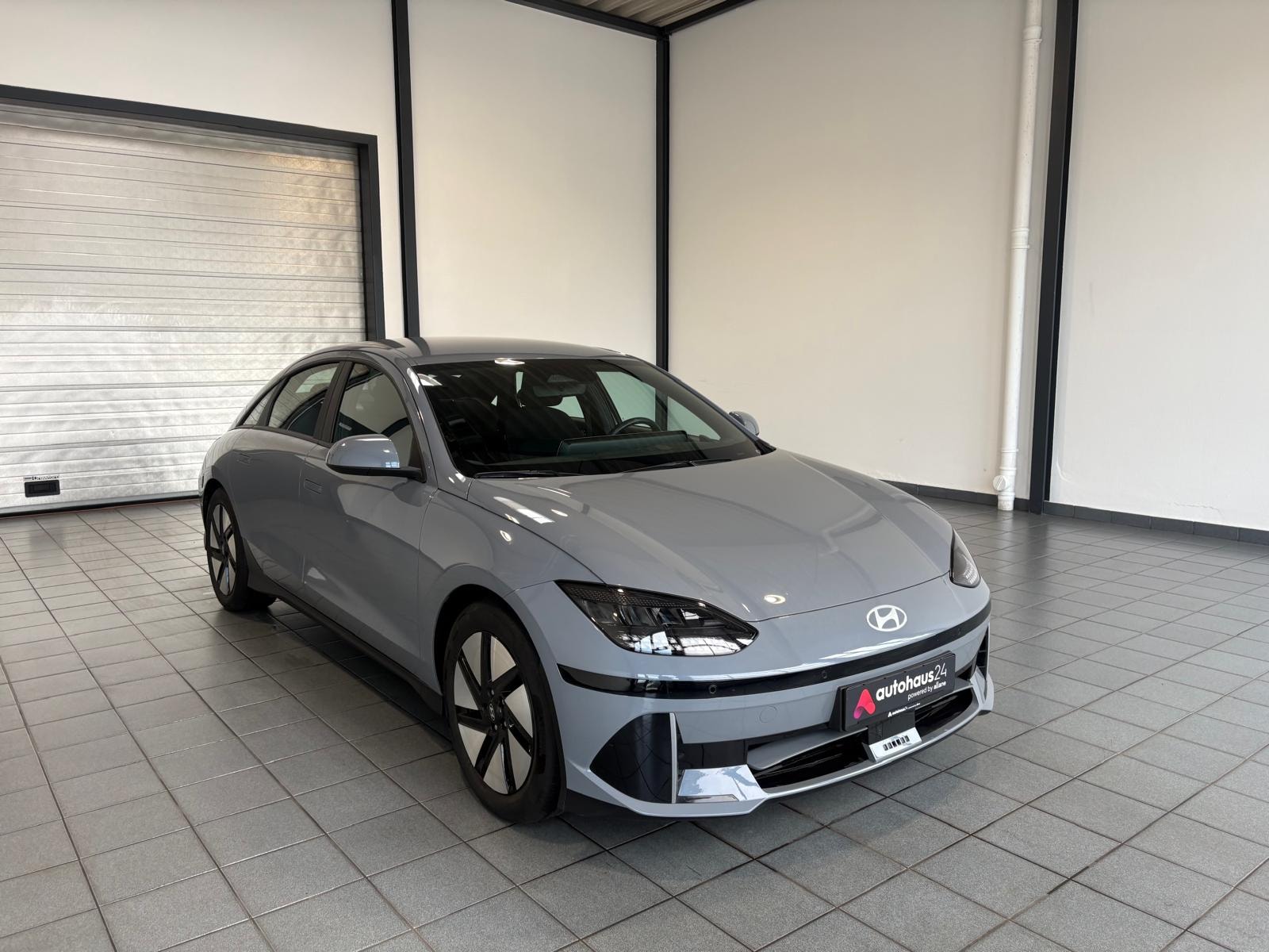 Hyundai IONIQ 6 Limousine HYUNDAI IONIQ 6 53kWh 111kW Limousine #1