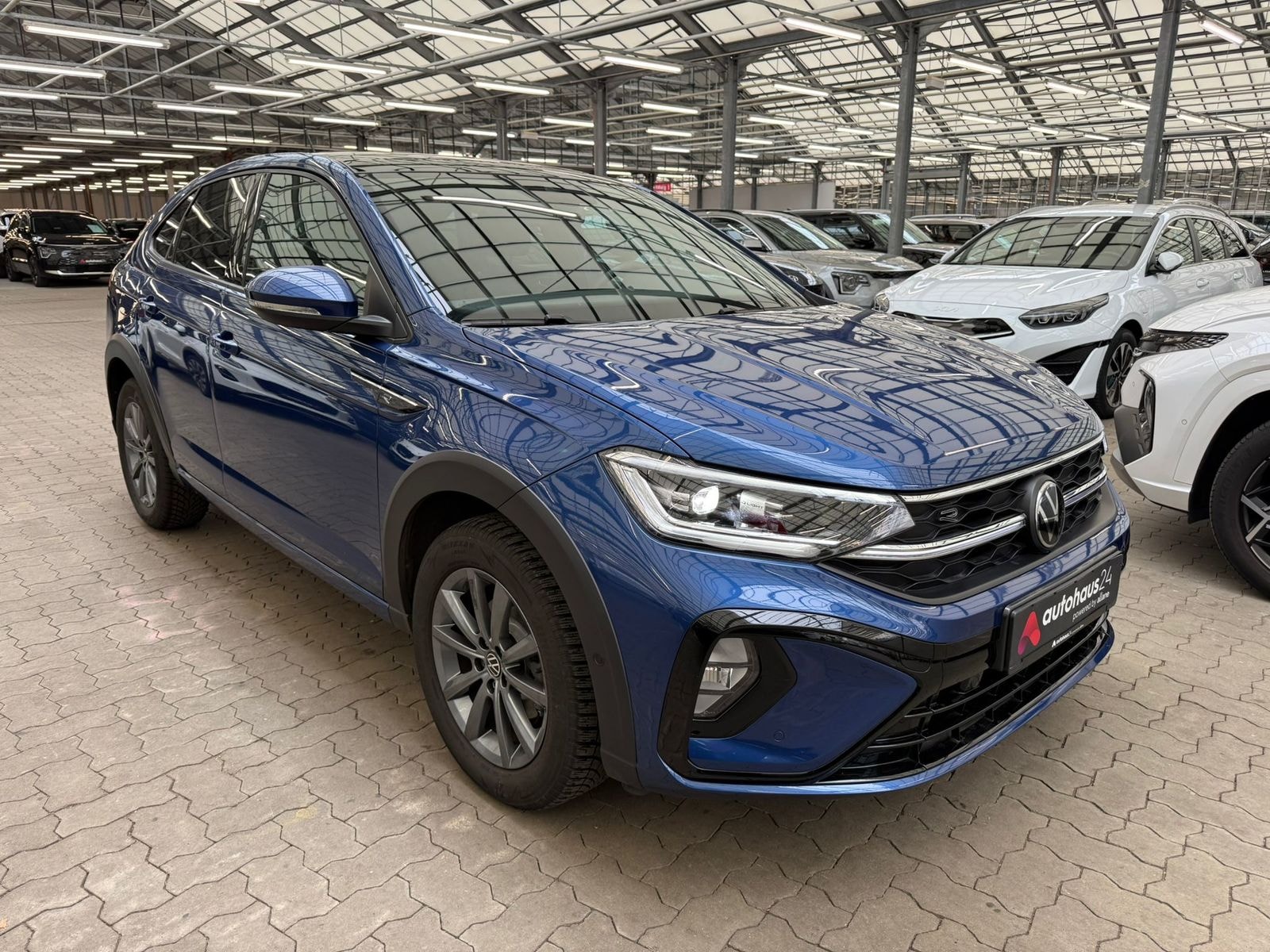 Volkswagen Taigo SUV / Crossover / Geländewagen VOLKSWAGEN Taigo 1.5 TSI OPF DSG R-Line Sports Utility Vehicle #1