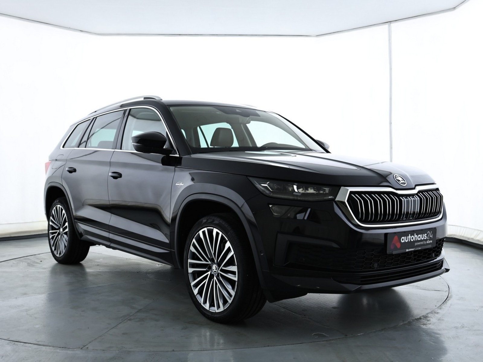 ŠKODA Kodiaq SUV / Crossover / Geländewagen SKODA Kodiaq 2.0 TDI SCR 147kW DSG 4x4 L&K Sports Utility Vehicle #1