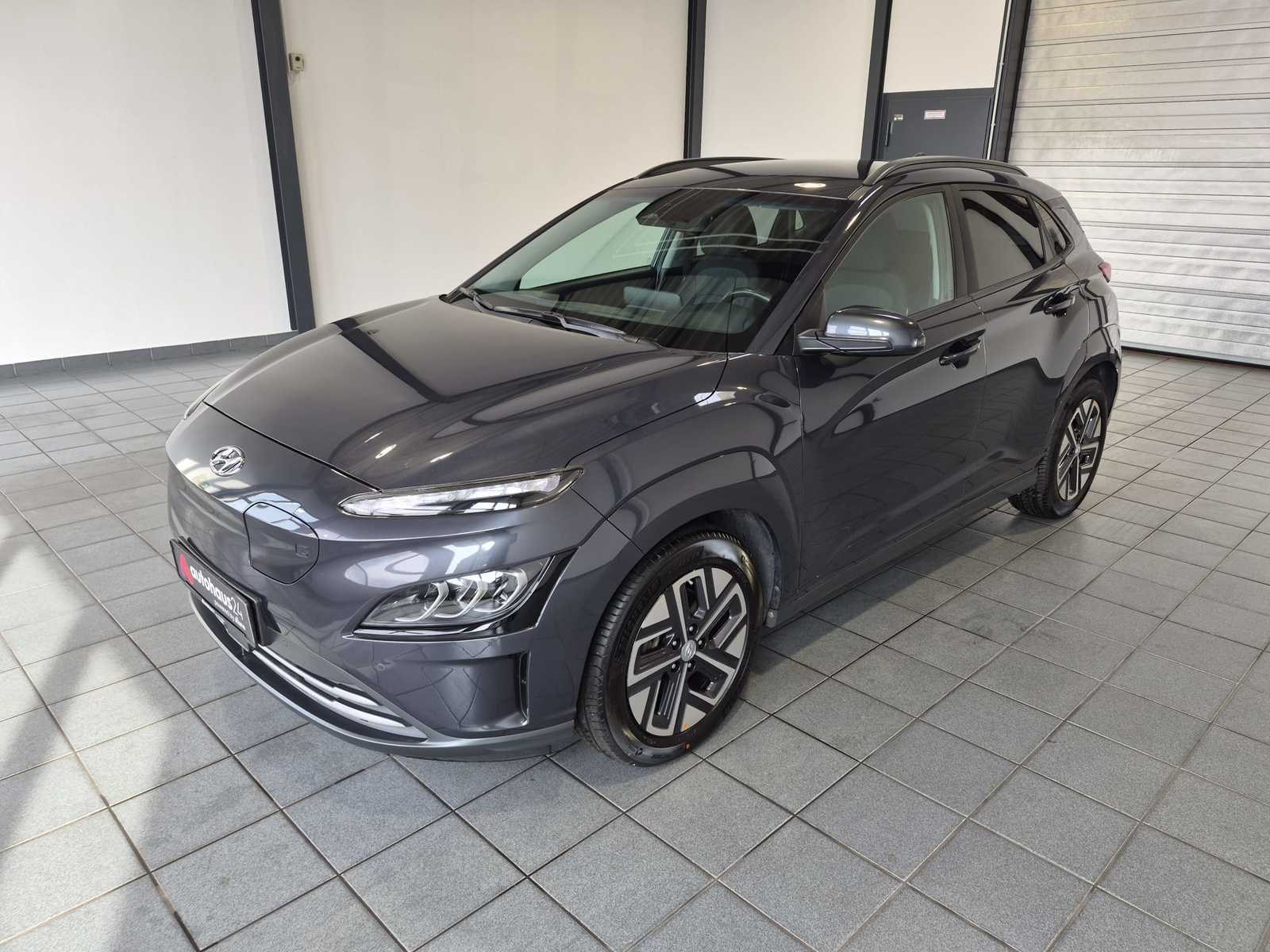 Hyundai Kona SUV / Crossover / Geländewagen HYUNDAI Kona ELEKTRO 100kW Sports Utility Vehicle #1