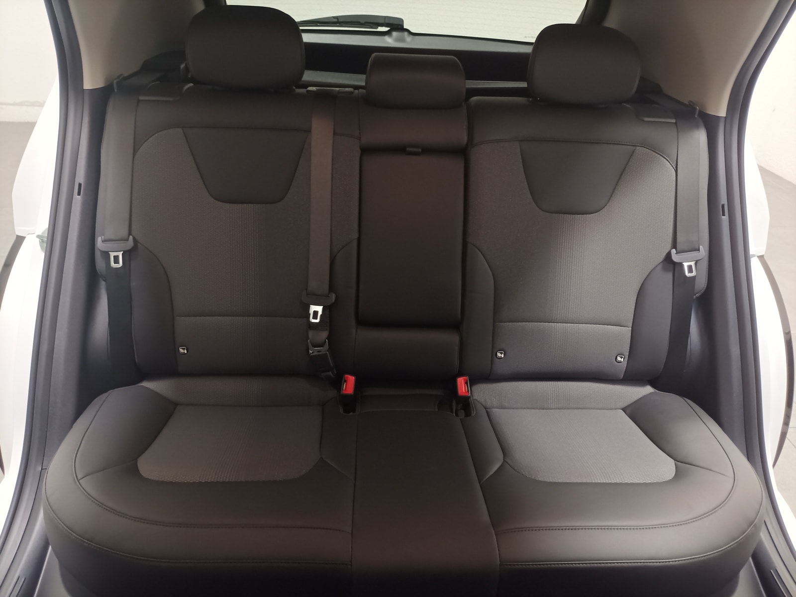 Kia Niro SUV / Crossover / Geländewagen KIA Niro 1.6 GDI Plug-in Hybrid Vision Schräghecklimousine #1