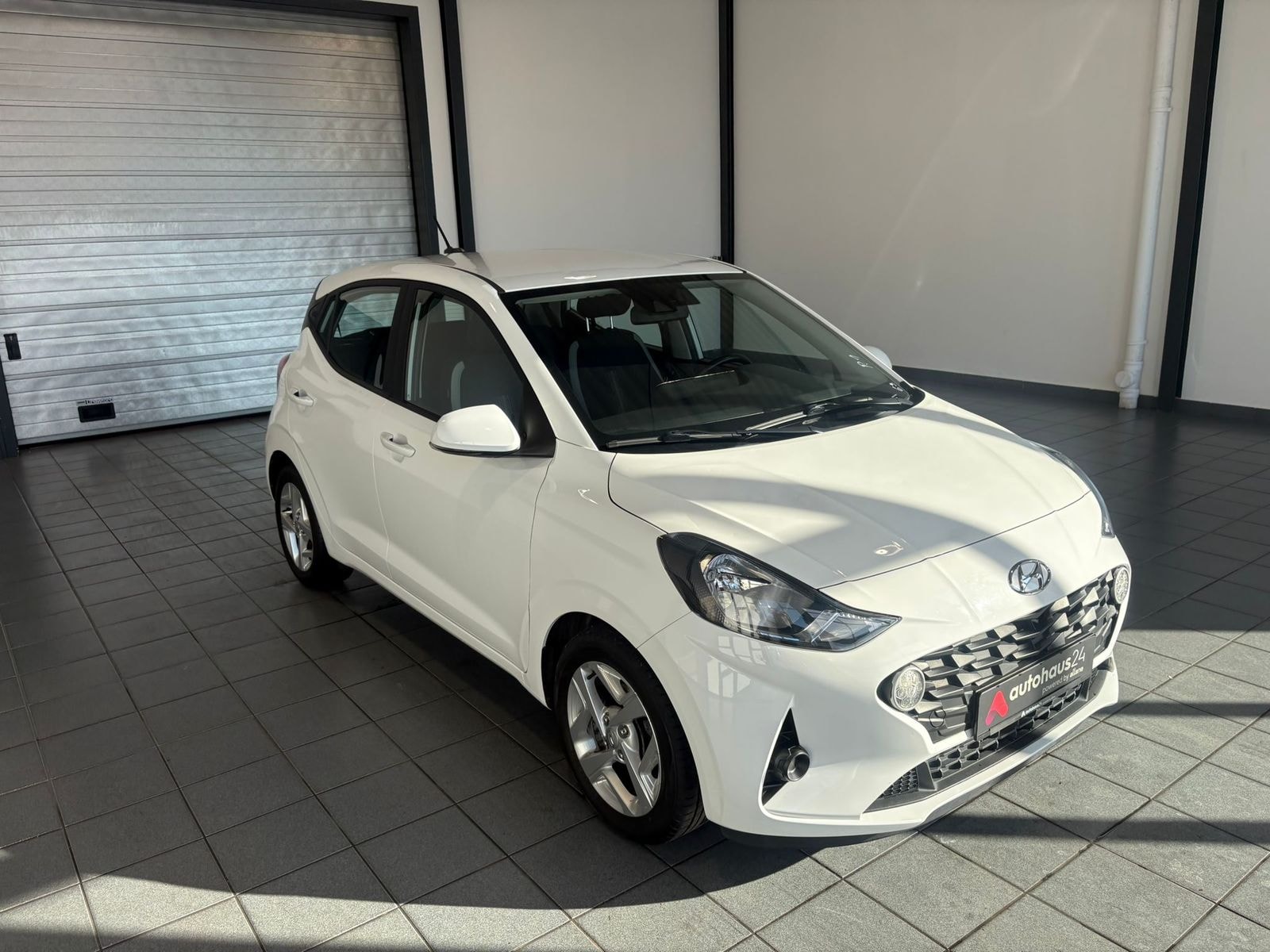 Hyundai i10 Schräghecklimousine HYUNDAI i10 1.0 Trend Schräghecklimousine #1