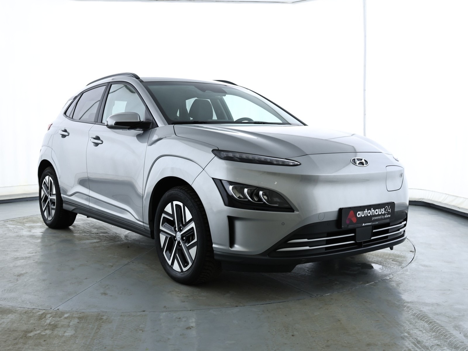 Hyundai Kona SUV / Crossover / Geländewagen HYUNDAI Kona ELEKTRO 100kW Sports Utility Vehicle #1