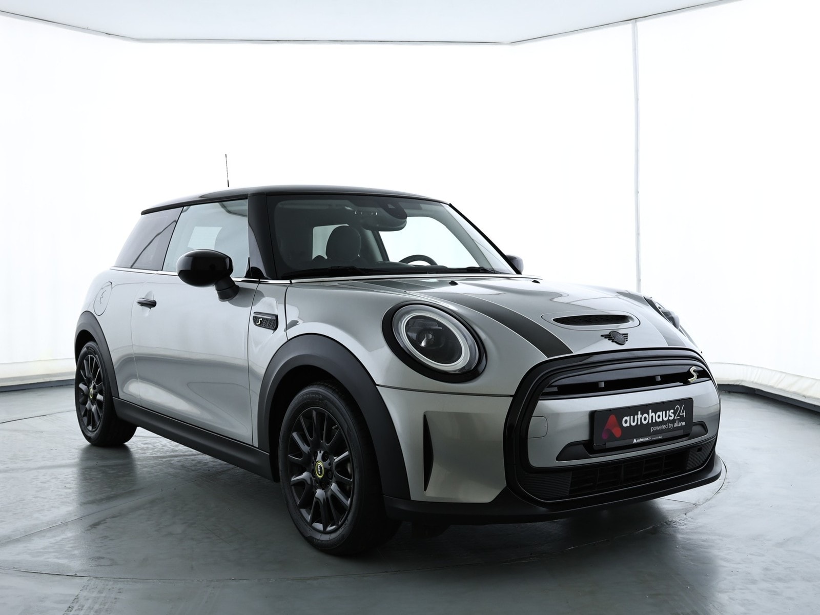 MINI 3-Türer Schräghecklimousine MINI COOPER SE Cooper SE Essential Trim Schräghecklimousine #1