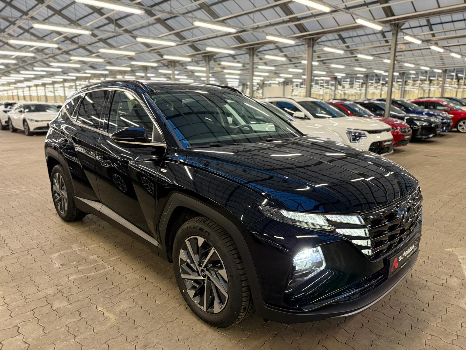 Hyundai Tucson SUV / Crossover / Geländewagen HYUNDAI Tucson 1.6 CRDi 100kW 48V Trend DCT 4WD Sports Utility Vehicle #1