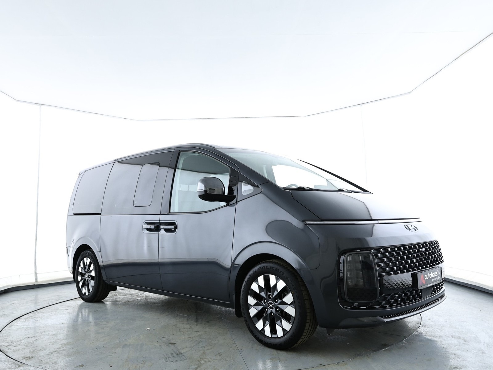 Hyundai Staria Kleinbus / Van HYUNDAI Staria 2.2 CRDi Signature Automatik 4WD Van #1