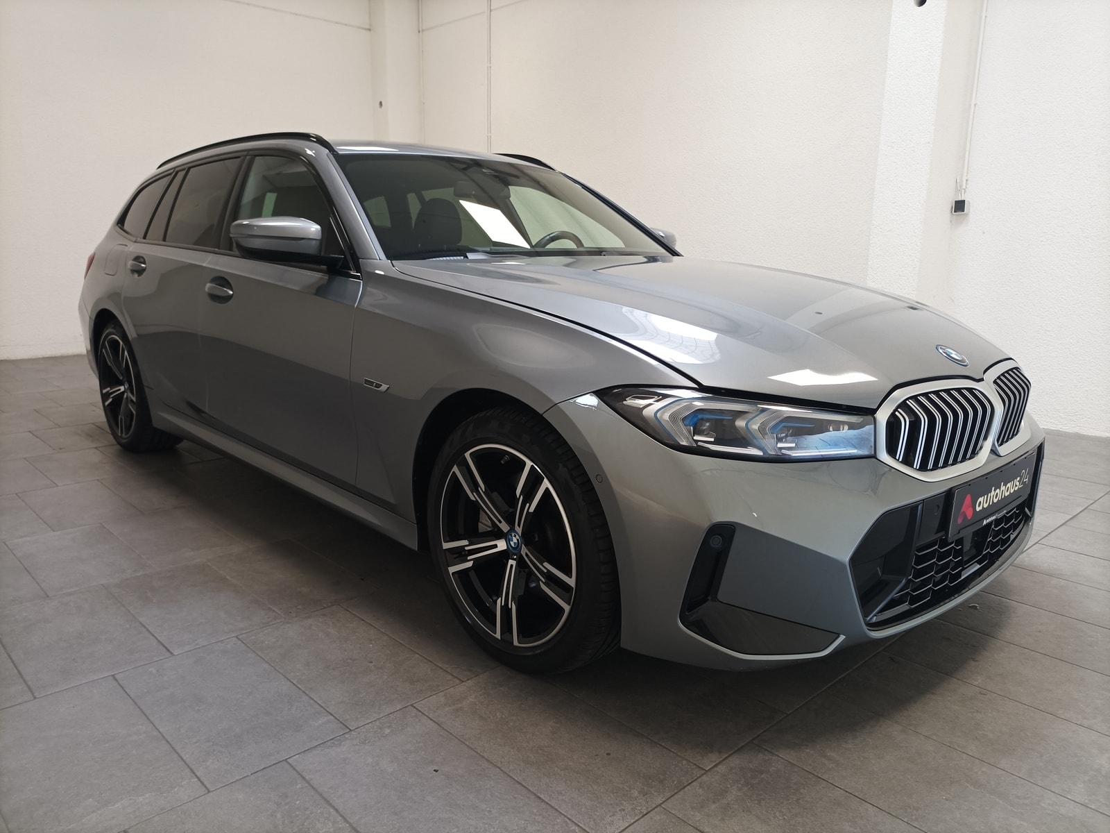 BMW 3er-Reihe Kombi BMW 3er-Reihe 330e xDrive Touring Automatic Kombi #1