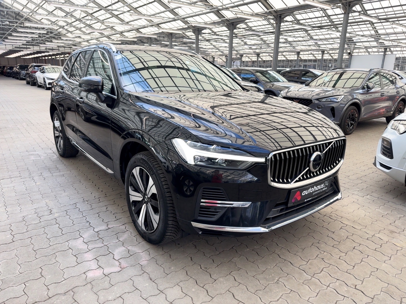 Volvo XC60 SUV / Crossover / Geländewagen VOLVO XC60 T6 AWD Recharge Plus Bright Auto Sports Utility Vehicle #1