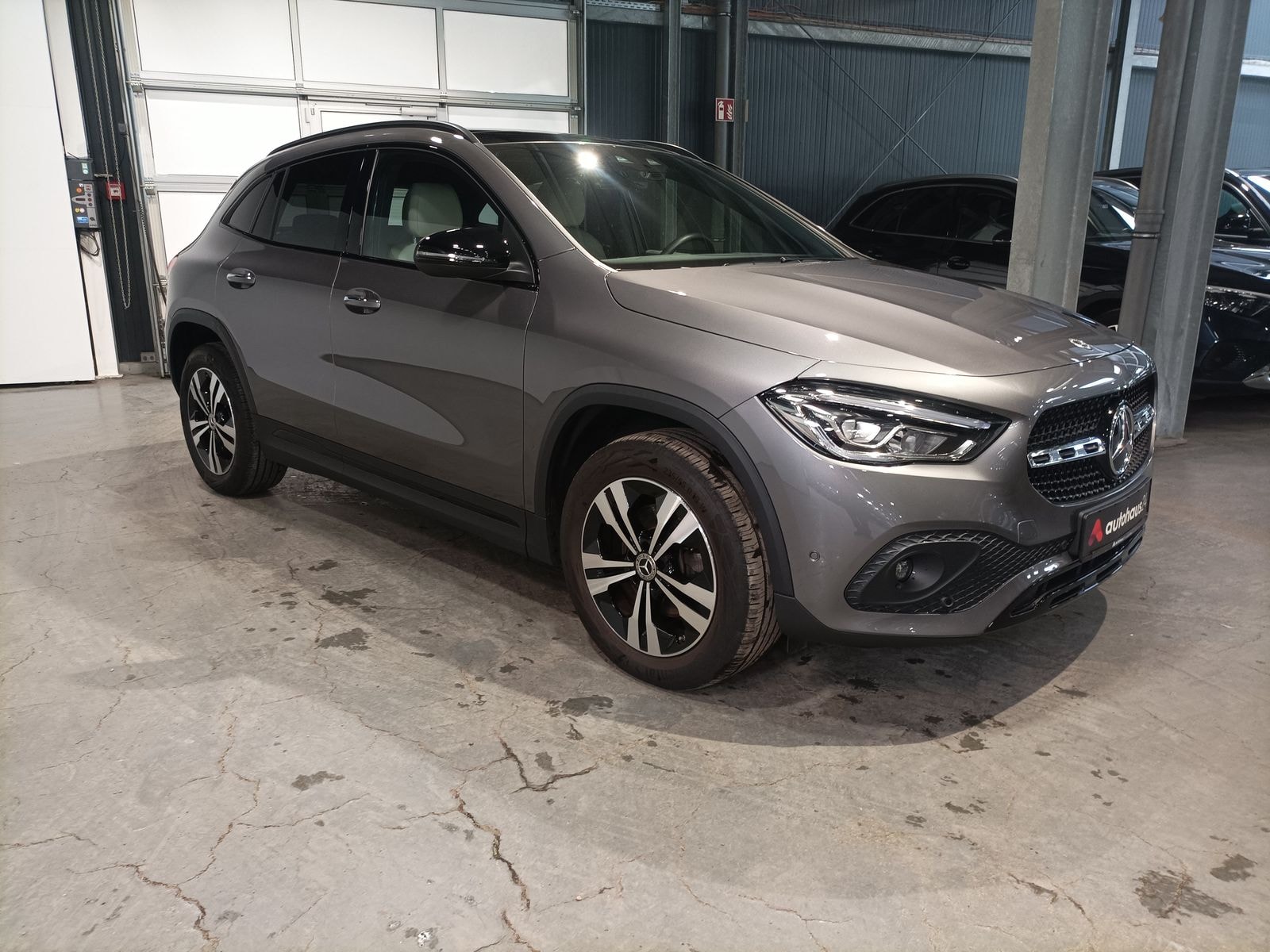 Mercedes-Benz GLA-Klasse SUV / Crossover / Geländewagen MERCEDES GLA GLA 200 d 4MATIC DCT Sports Utility Vehicle #1