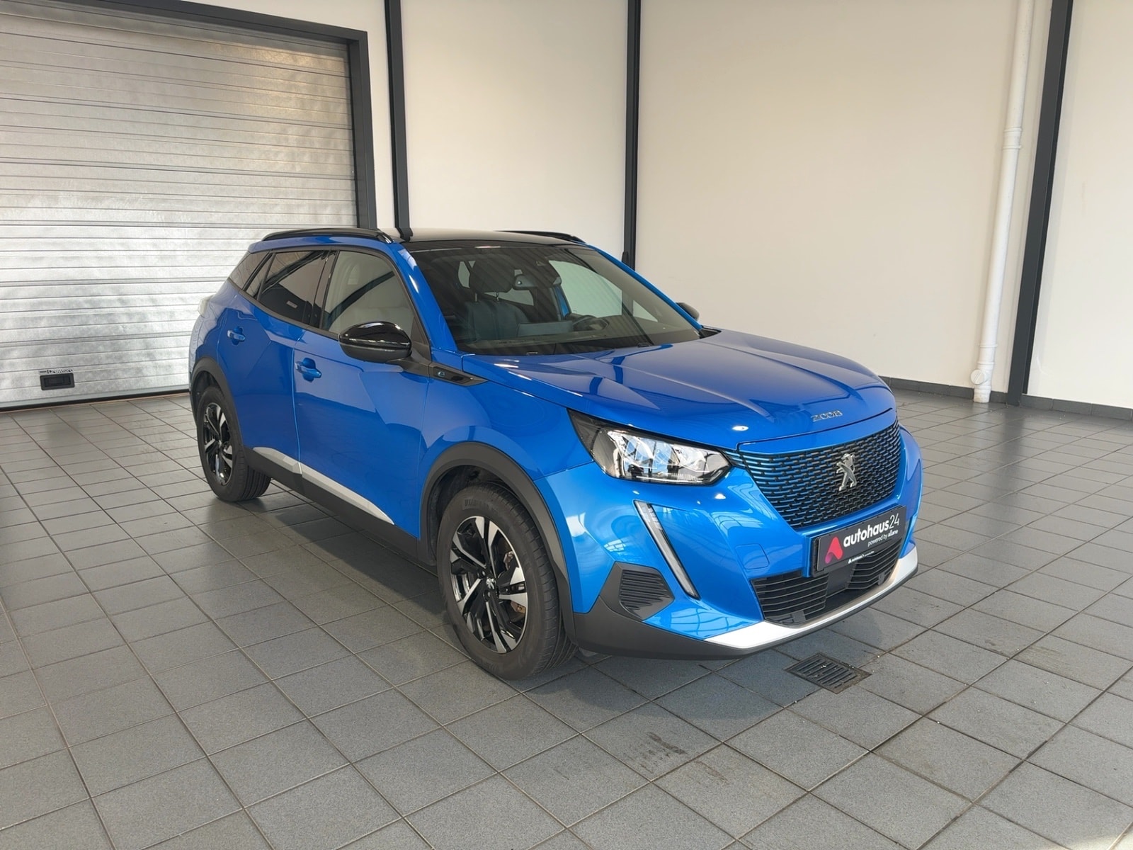 Peugeot 2008 SUV / Crossover / Geländewagen PEUGEOT e-2008 136 Allure Pack Crossover #1