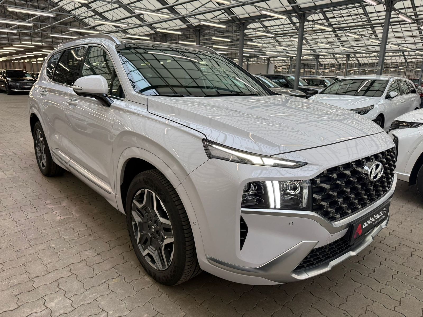 Hyundai Santa Fe SUV / Crossover / Geländewagen HYUNDAI Santa Fe 1.6 T-GDI Plug-in Hybrid 4WD Auto Sports Utility Vehicle #1