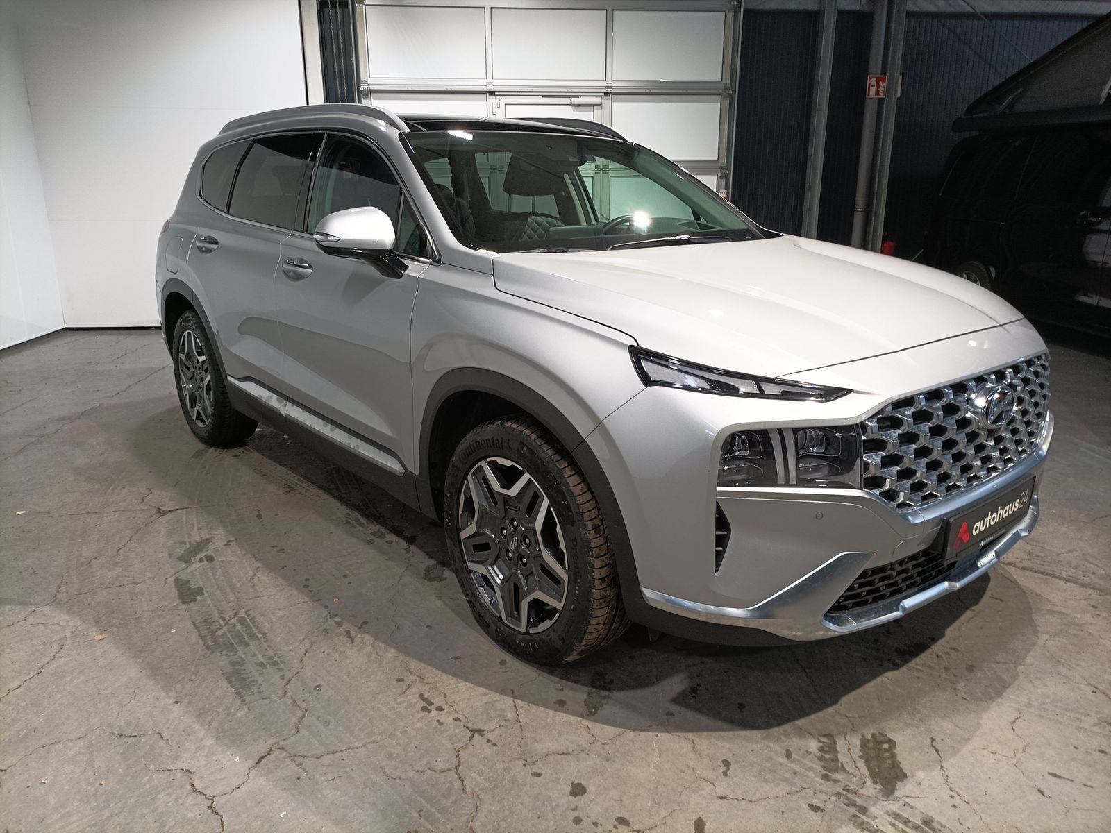 Hyundai Santa Fe SUV / Crossover / Geländewagen HYUNDAI Santa Fe 1.6 T-GDI Plug-in Hybrid 4WD Auto Sports Utility Vehicle #1