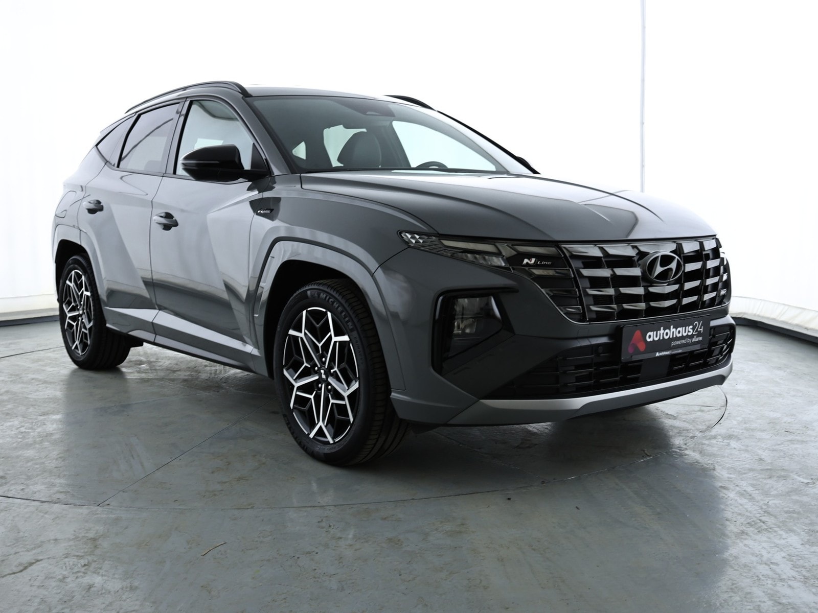 Hyundai Tucson SUV / Crossover / Geländewagen HYUNDAI Tucson 1.6 T-GDI Plug-in Hybrid 4WD Auto Sports Utility Vehicle #1