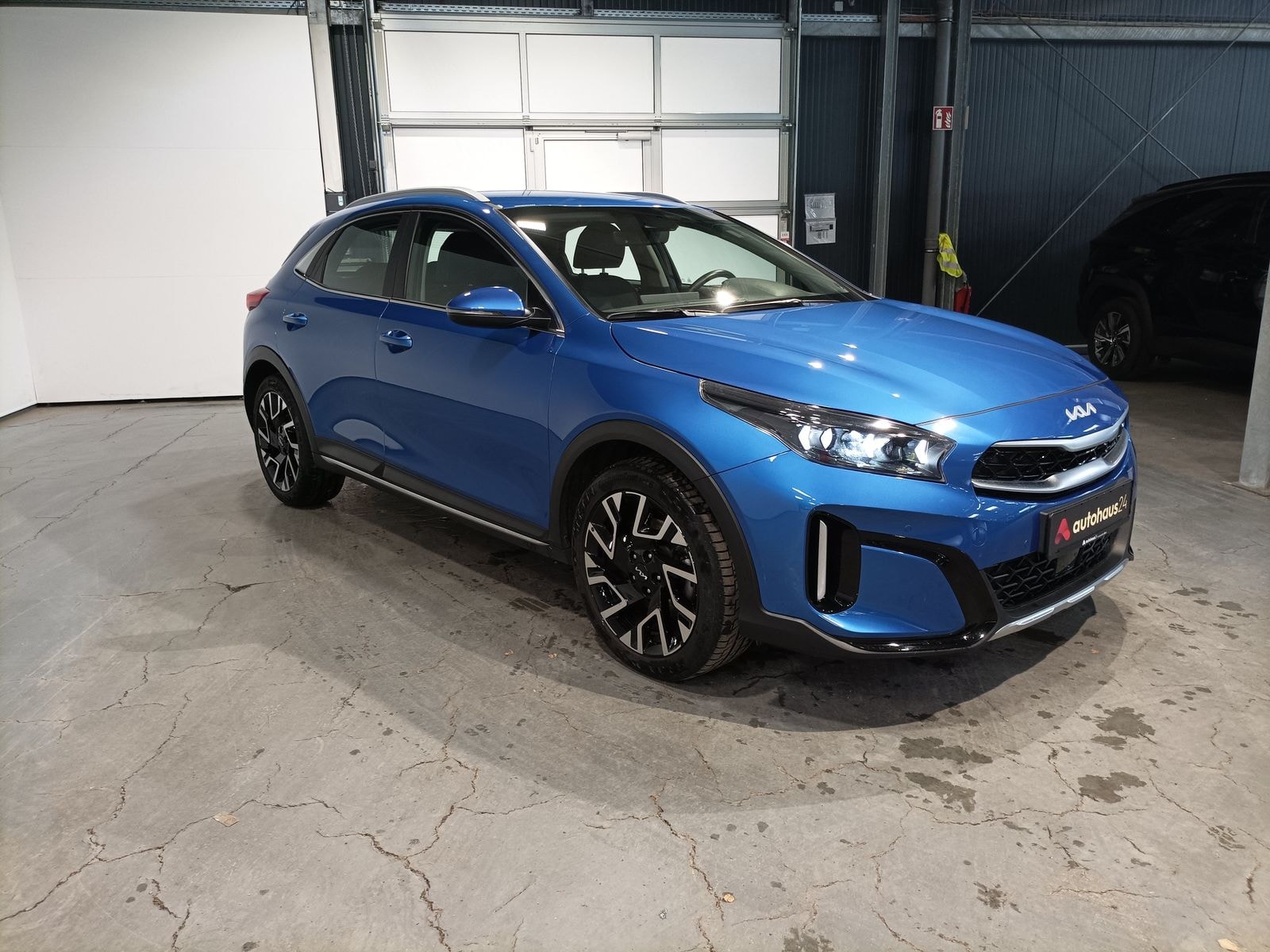 Kia XCeed SUV / Crossover / Geländewagen KIA XCeed 1.6 CRDi 48V DCT Spirit Sports Utility Vehicle #1