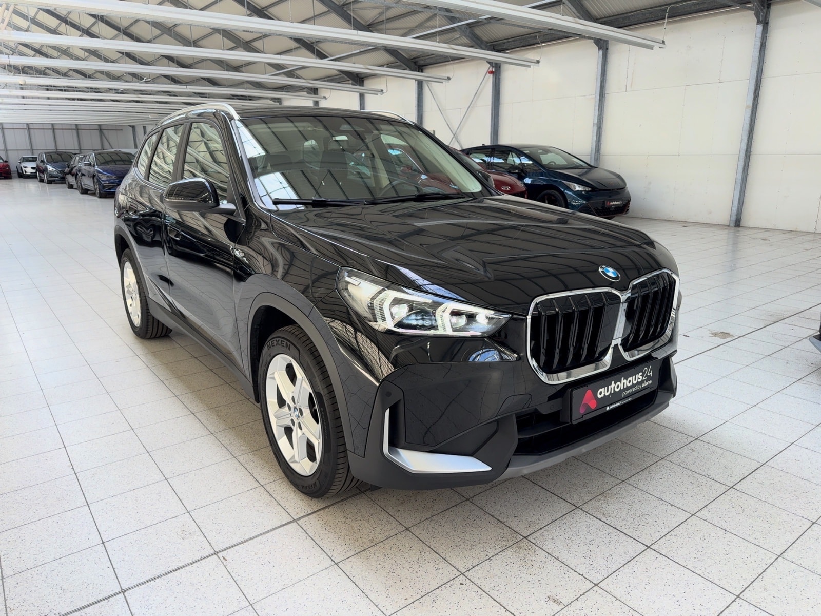 BMW X1 SUV / Crossover / Geländewagen BMW X1 sDrive20i Steptronic Sports Utility Vehicle #1