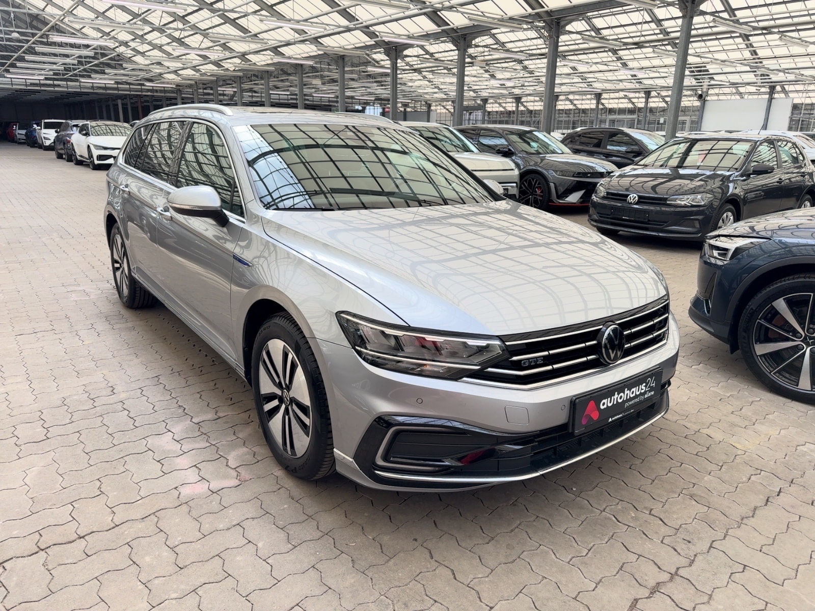 Volkswagen Passat Kombi VOLKSWAGEN Passat GTE Variant 1,4 TSI mit E-Motor DSG Kombi #1