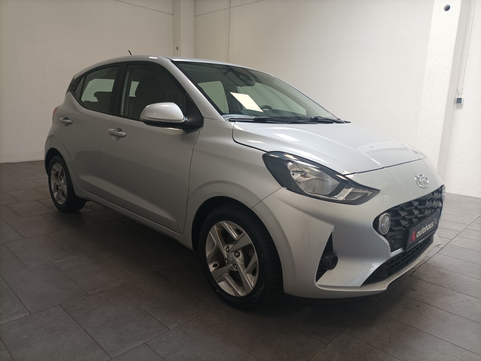 Hyundai i10 Limousine HYUNDAI i10 1.2 Trend AMT Schräghecklimousine #1