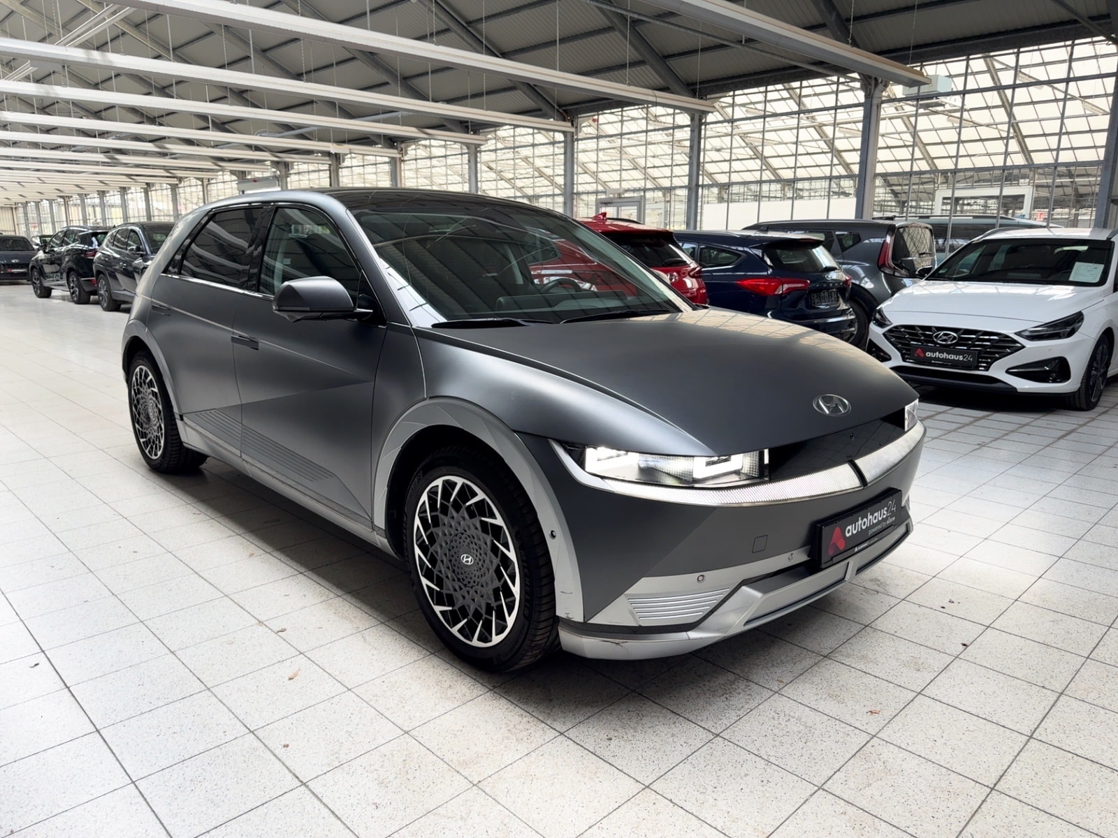 Hyundai IONIQ 5 Limousine HYUNDAI IONIQ 5 77,4 kWh Allradantrieb Sports Utility Vehicle #1