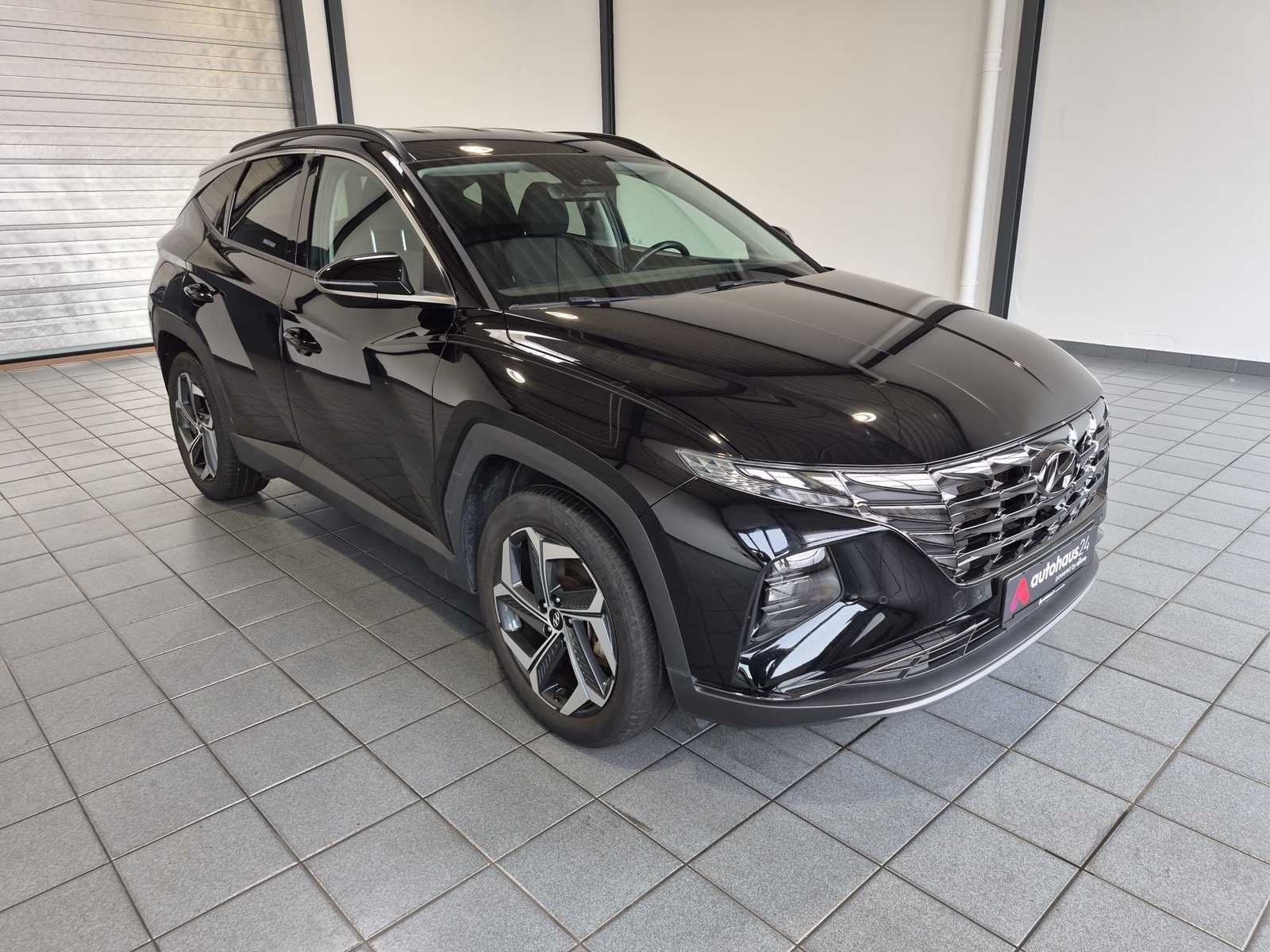 Hyundai Tucson SUV / Crossover / Geländewagen HYUNDAI Tucson 1.6 T-GDI Plug-in Hybrid 4WD Auto Sports Utility Vehicle #1