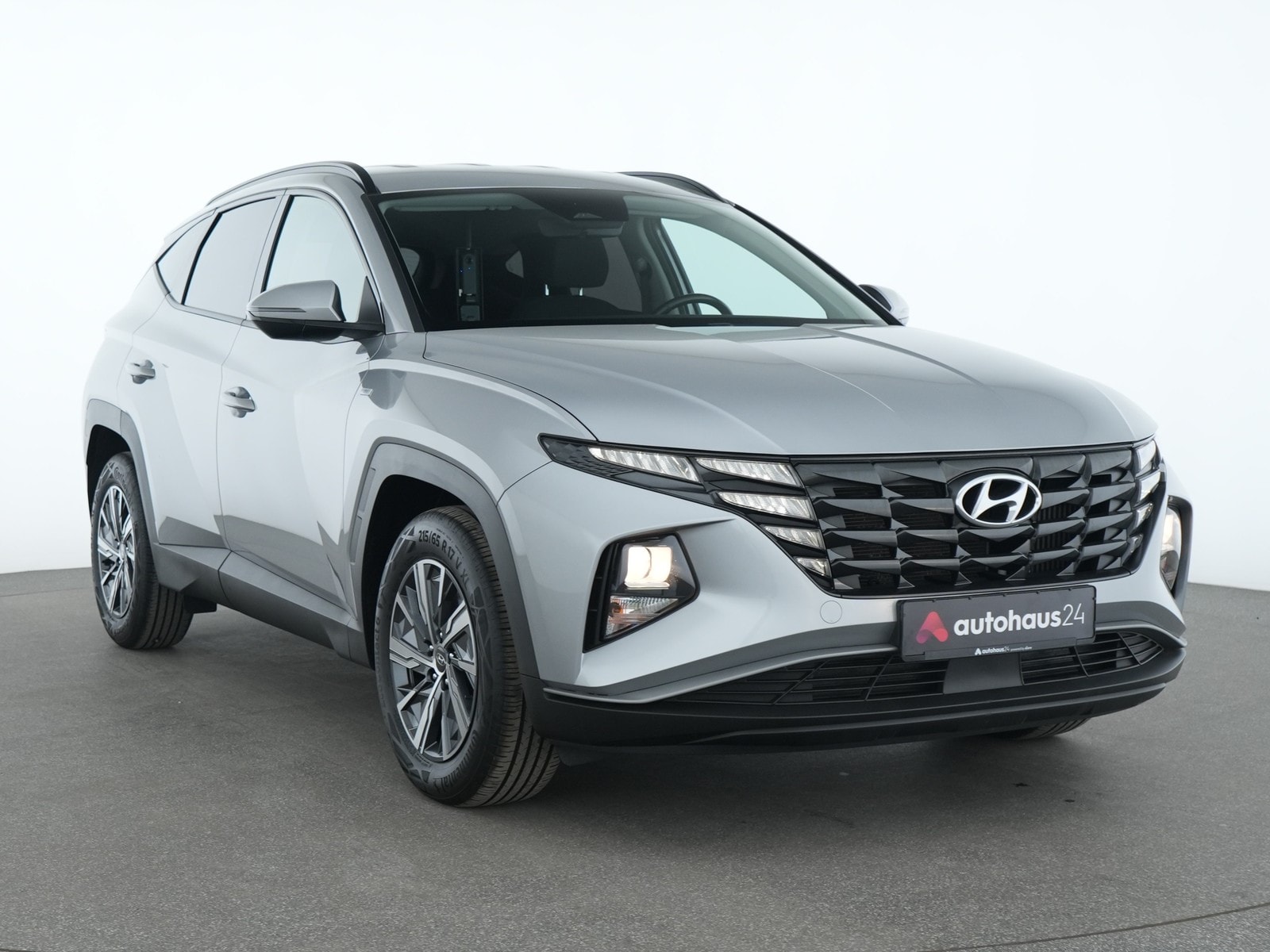 Hyundai Tucson SUV / Crossover / Geländewagen HYUNDAI Tucson 1.6 T-GDI 48V Select DCT Sports Utility Vehicle #1
