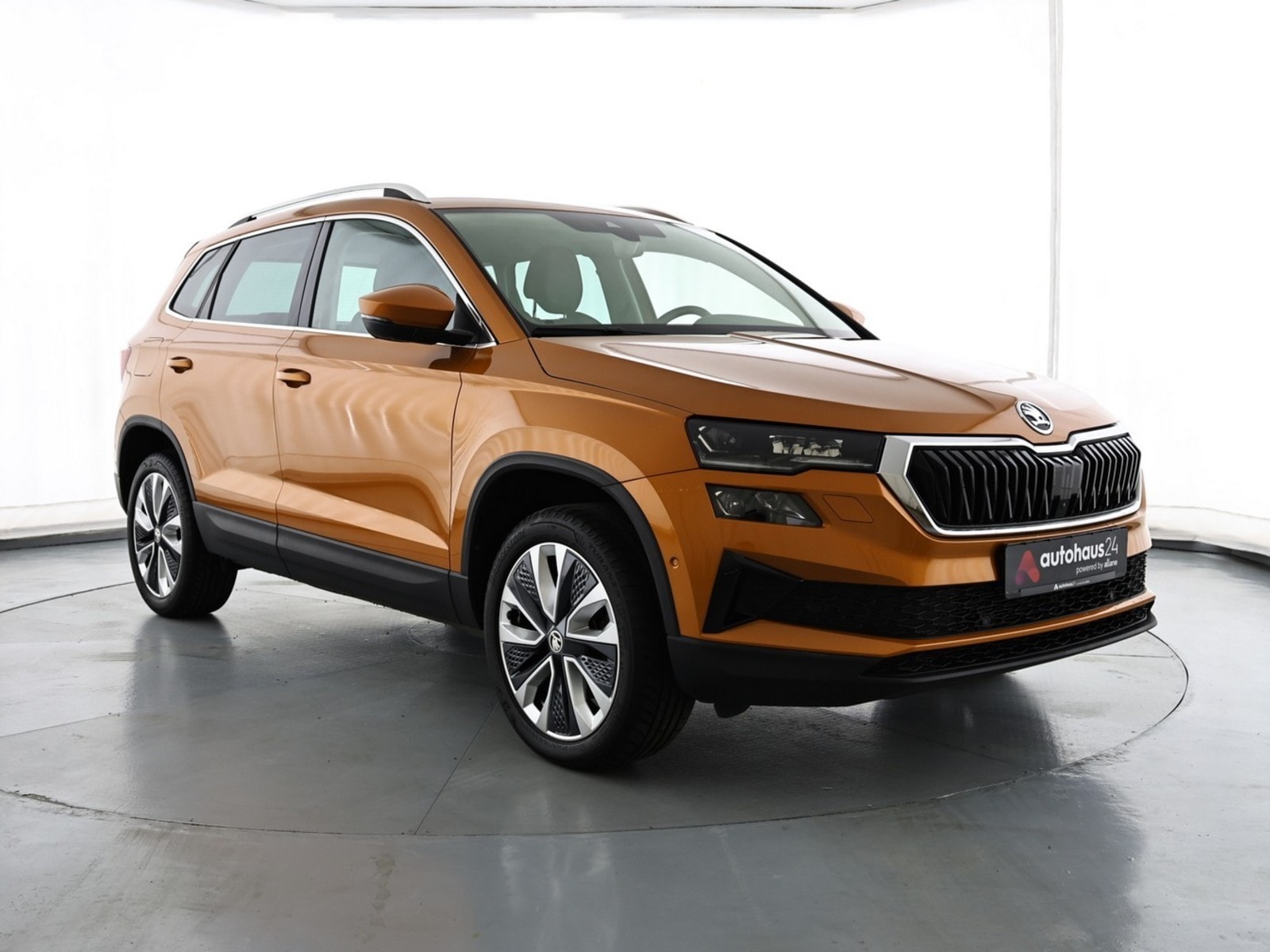 ŠKODA Karoq SUV / Crossover / Geländewagen SKODA Karoq 1.5l TSI ACT DSG STYLE Sports Utility Vehicle #1