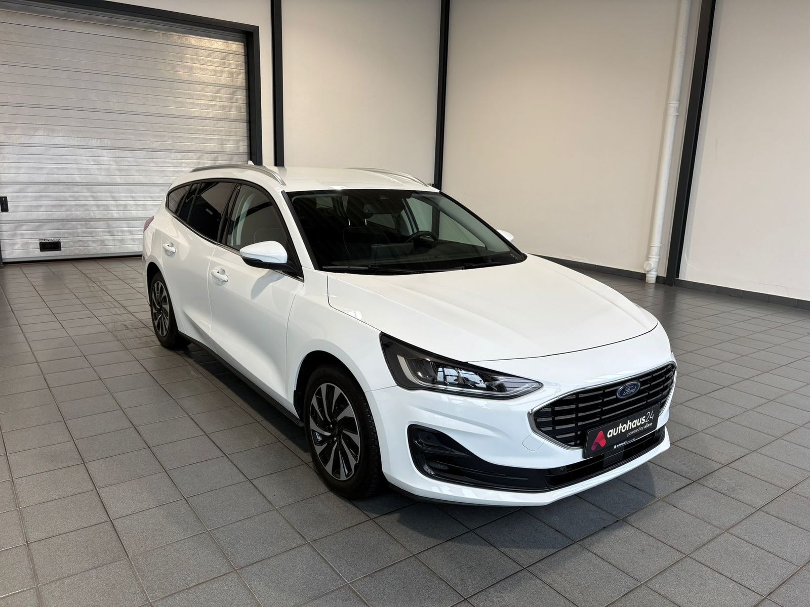 Ford Focus Kombi FORD Focus 1,5 EcoBlue Titanium Turnier Auto Kombi #1