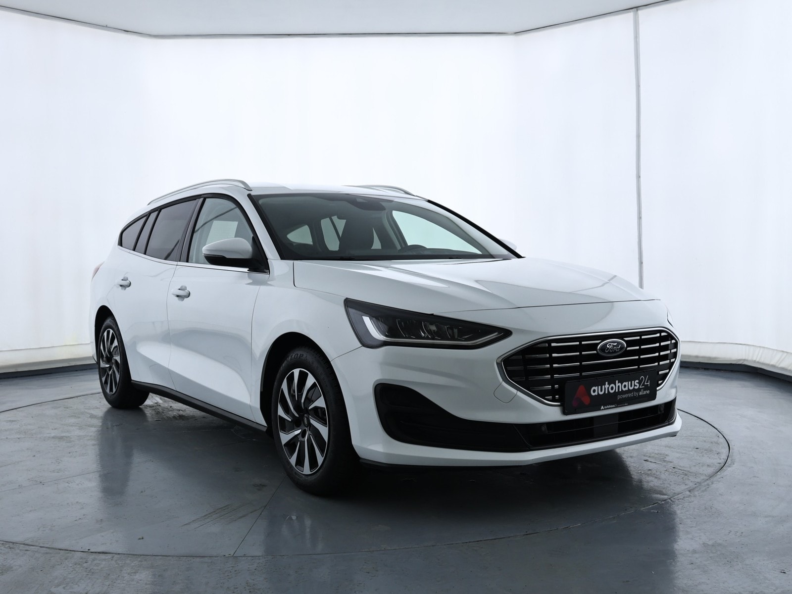 Ford Focus Kombi FORD Focus 1,5 EcoBlue Titanium Turnier Auto Kombi #1