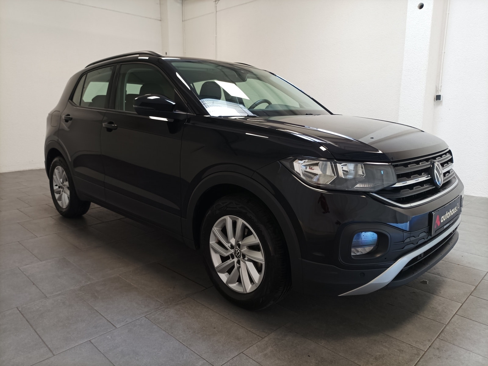 Volkswagen T-Cross SUV / Crossover / Geländewagen VOLKSWAGEN T-Cross 1.0 TSI OPF 81 kW DSG Life Sports Utility Vehicle #1