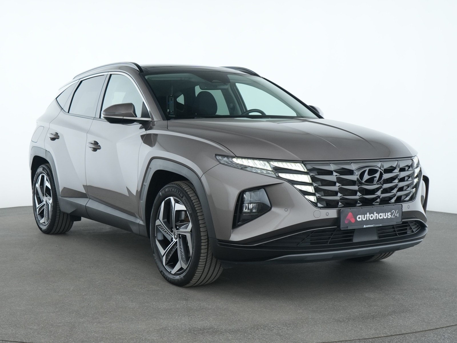 Hyundai Tucson SUV / Crossover / Geländewagen HYUNDAI Tucson 1.6 T-GDI Plug-in Hybrid 4WD Auto Sports Utility Vehicle #1
