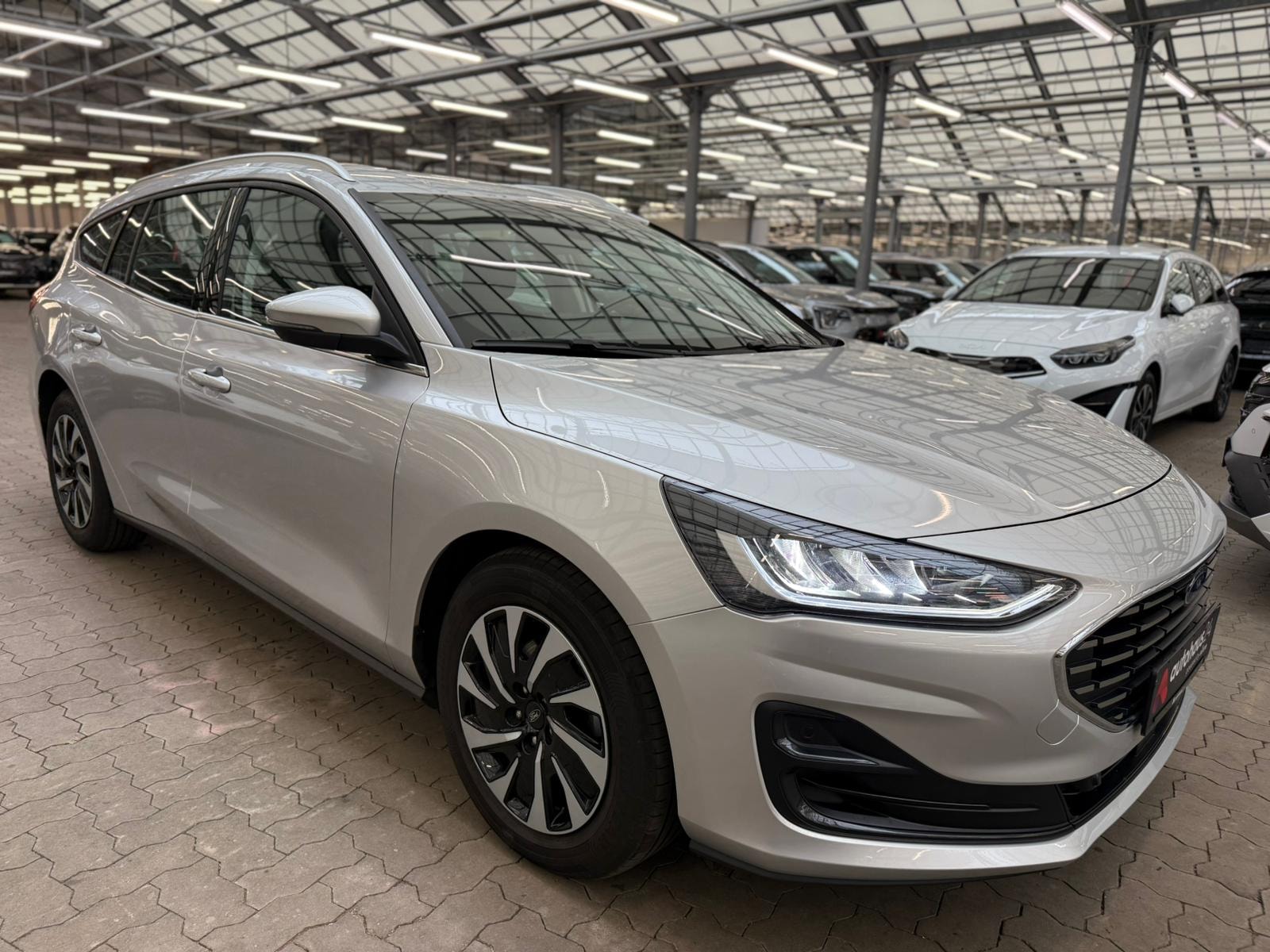 Ford Focus Kombi FORD Focus 1,5 EcoBlue Titanium Turnier Auto Kombi #1