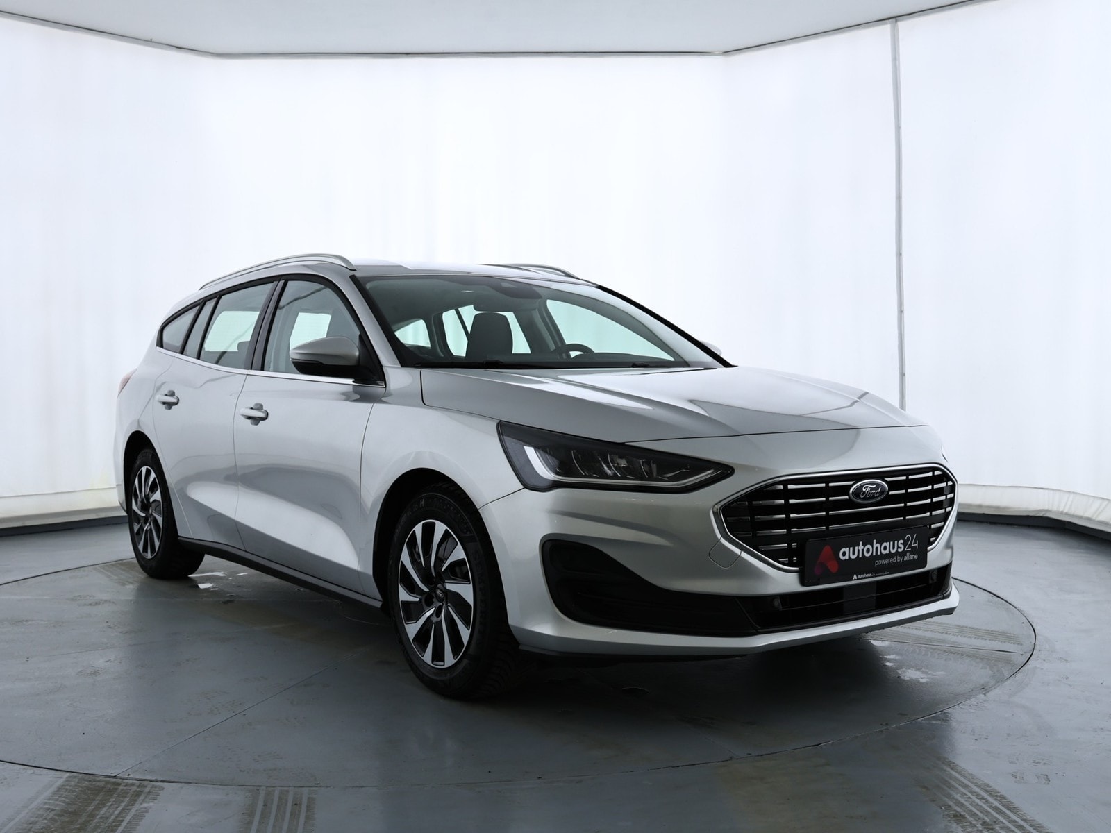 Ford Focus Kombi FORD Focus 1,5 EcoBlue Titanium Turnier Auto Kombi #1