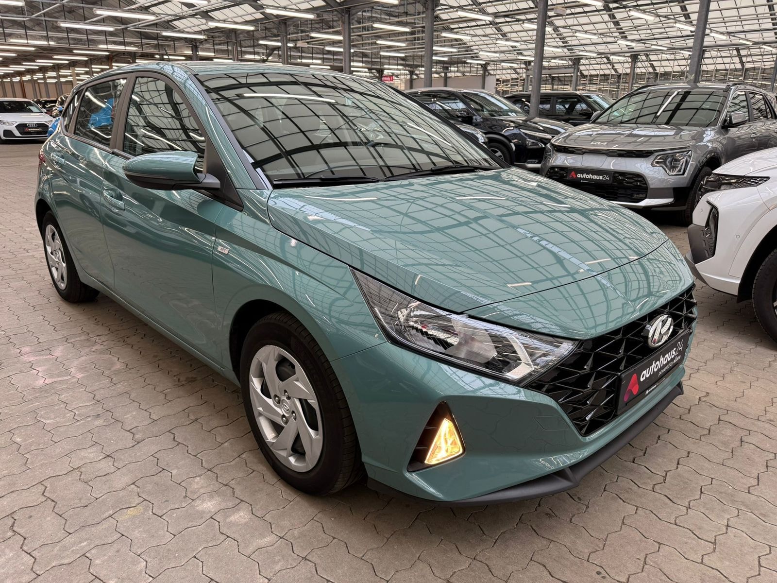 Hyundai i20 Schräghecklimousine HYUNDAI i20 1.0 T-GDI 74kW Hybrid DCT Select Schräghecklimousine #1