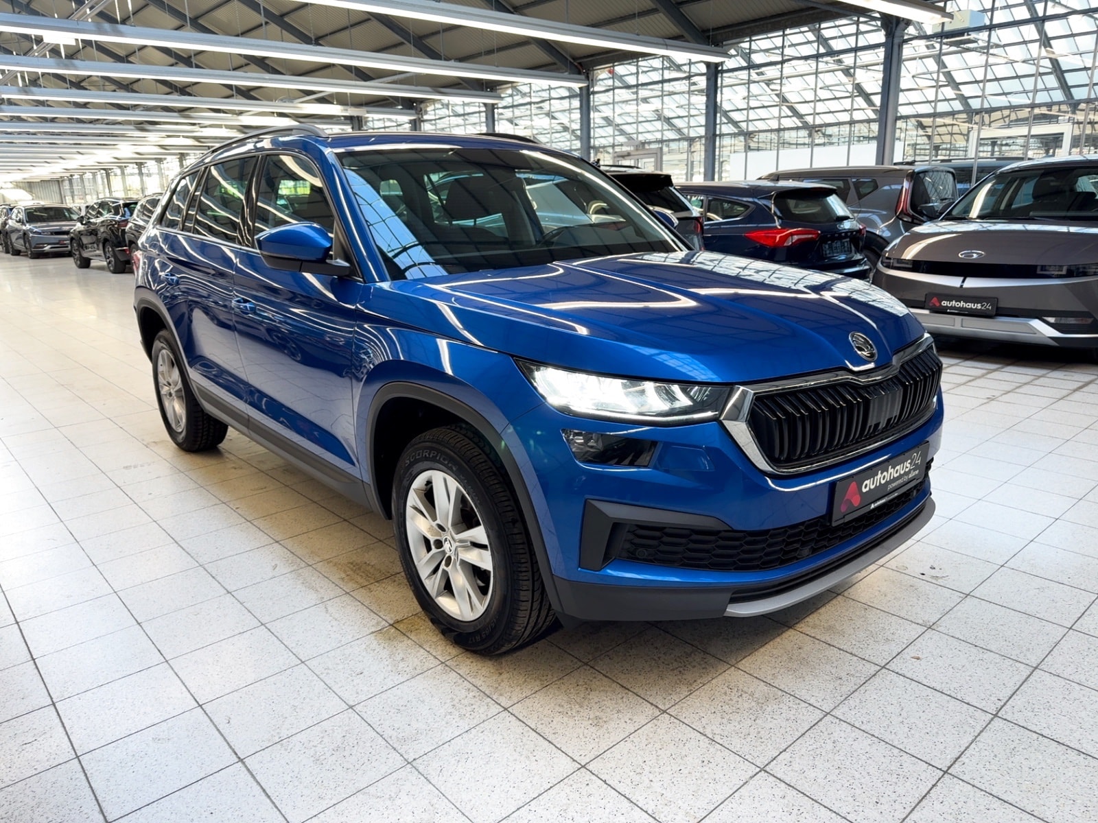 ŠKODA Kodiaq SUV / Crossover / Geländewagen SKODA Kodiaq 2.0 TDI SCR DSG AMBITION Sports Utility Vehicle #1