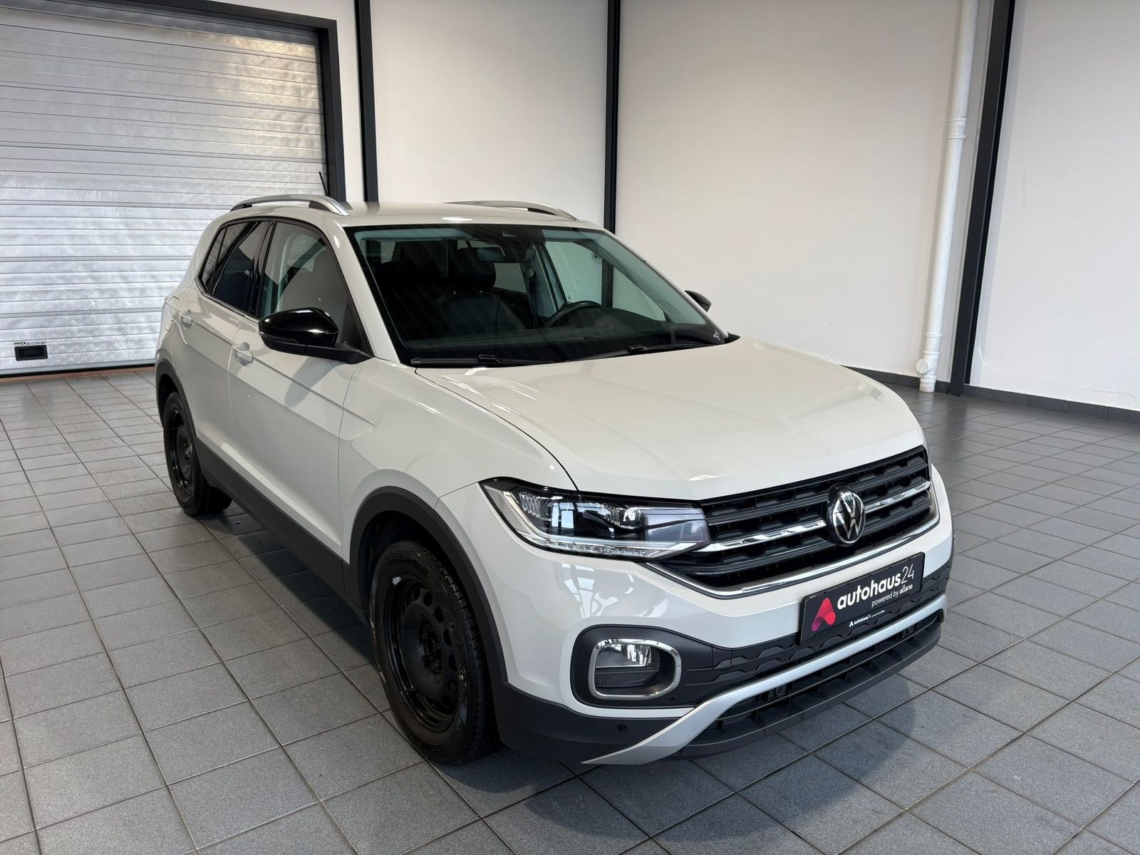 Volkswagen T-Cross SUV / Crossover / Geländewagen VOLKSWAGEN T-Cross 1.0 TSI OPF 81 kW DSG Style Sports Utility Vehicle #1