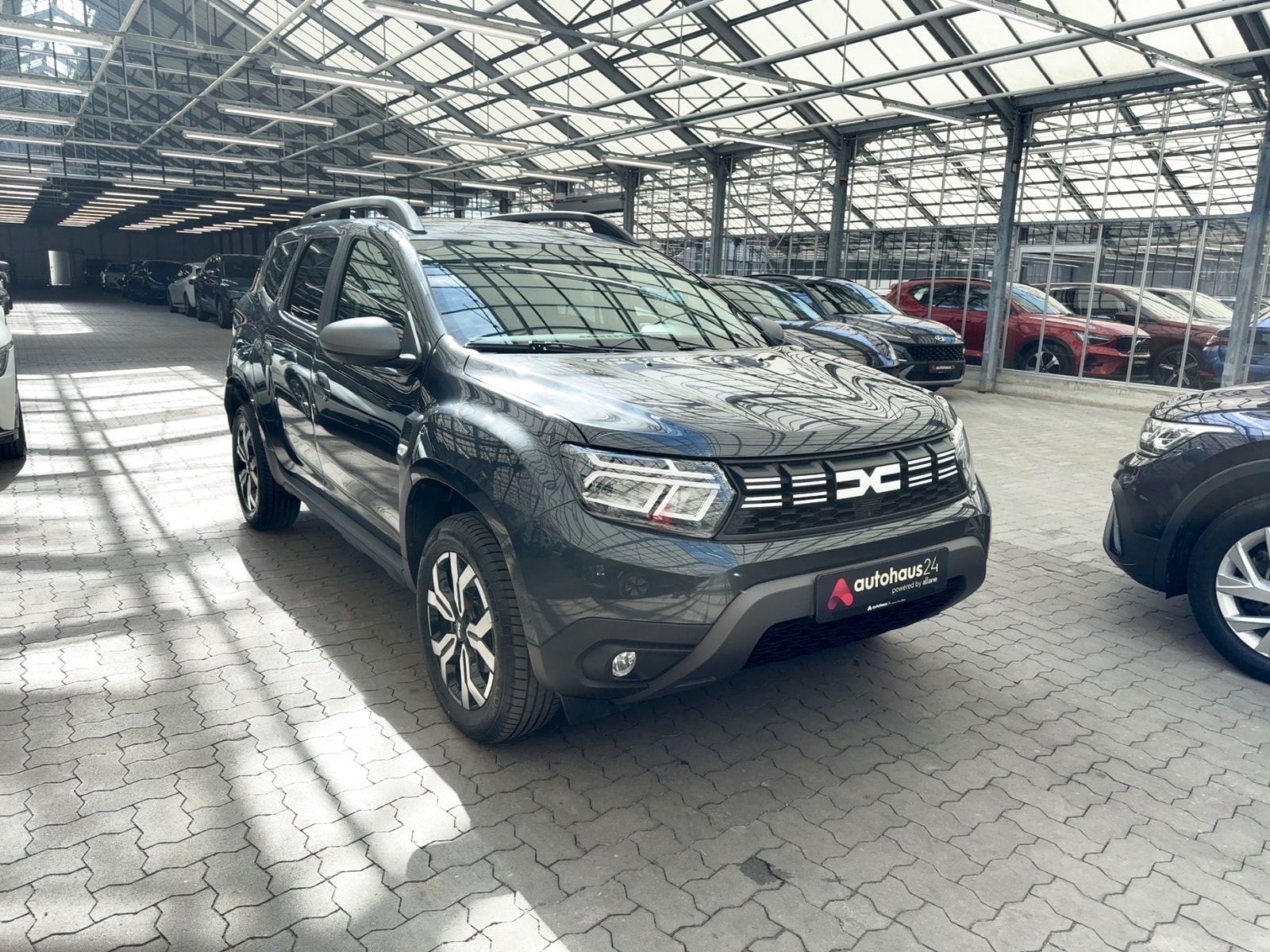 Dacia Duster SUV / Crossover / Geländewagen DACIA Duster TCe 150 EDC Journey Sports Utility Vehicle #1