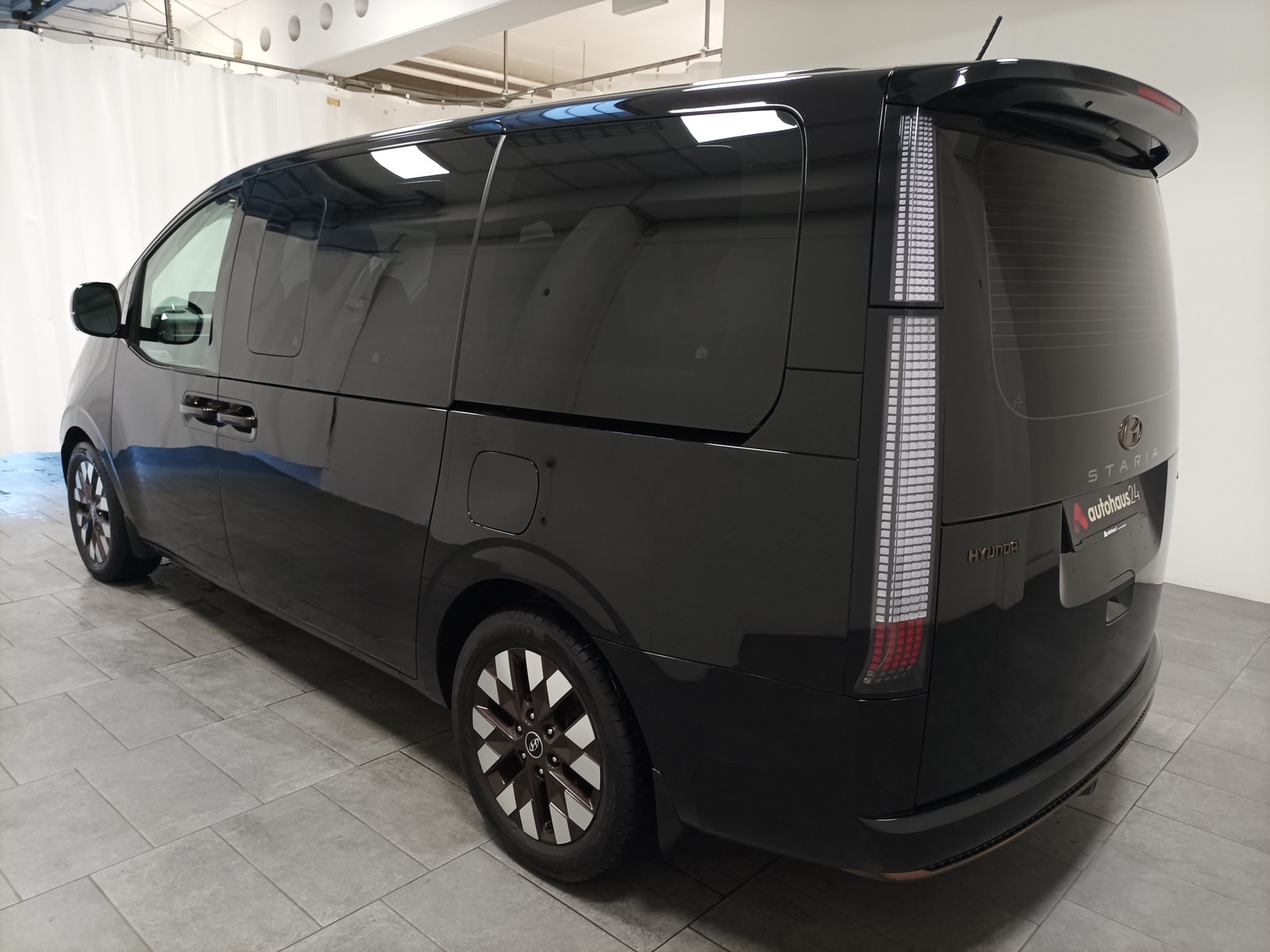 Hyundai STARIA Van STARIA 2.2 CRDi Signature 4WD (7-Sitzer) #4