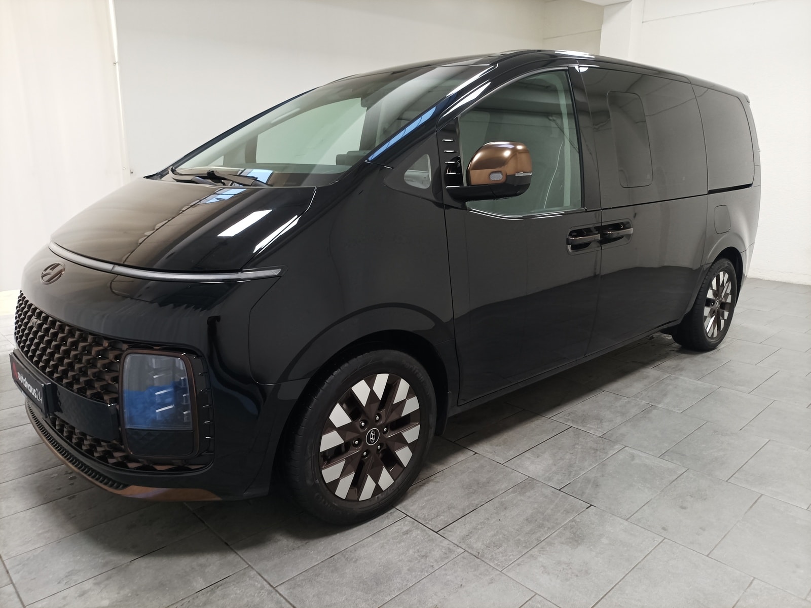 Hyundai STARIA Van STARIA 2.2 CRDi Signature 4WD (7-Sitzer) #3