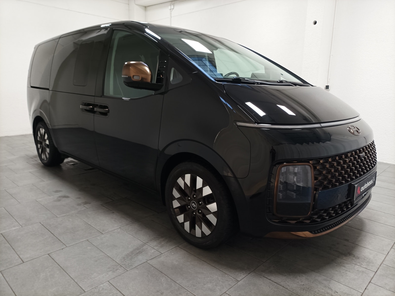 Hyundai Staria Kleinbus / Van HYUNDAI Staria 2.2 CRDi Signature Automatik 4WD Van #1