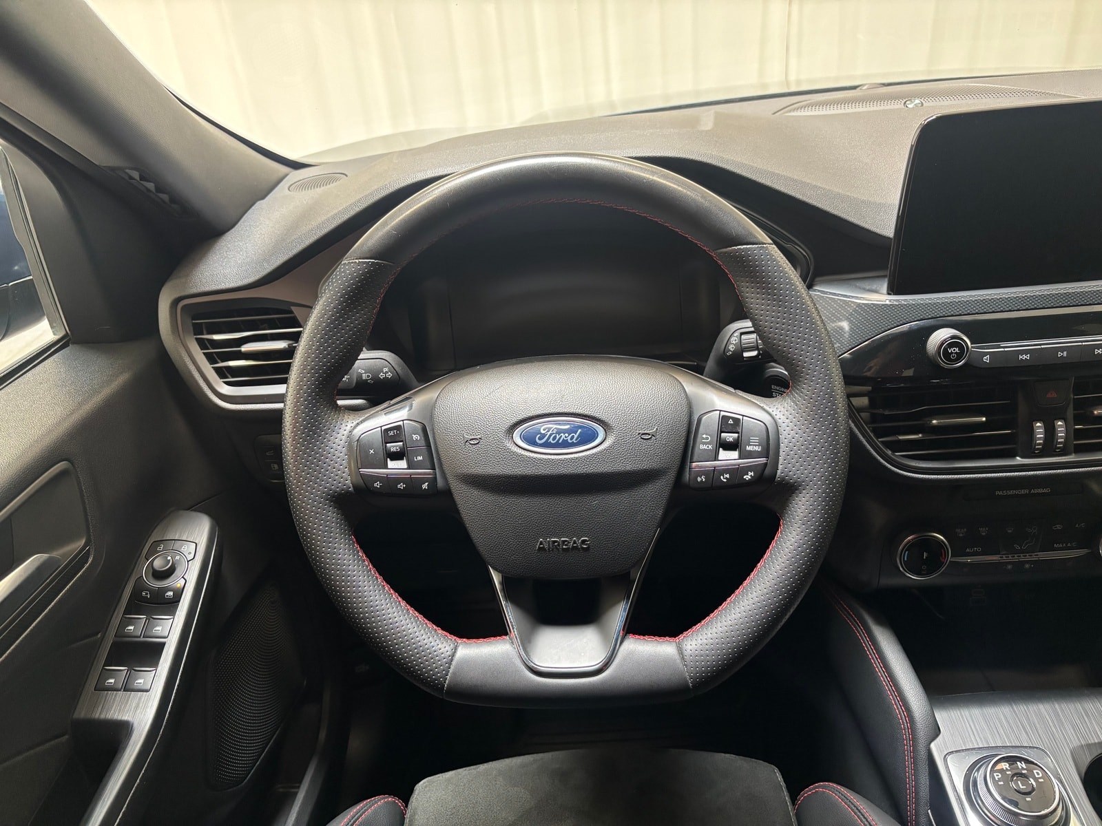 Ford Kuga SUV Kuga 2.5 Duratec Plug-in-Hybrid PHEV ST-Line X (EU #10