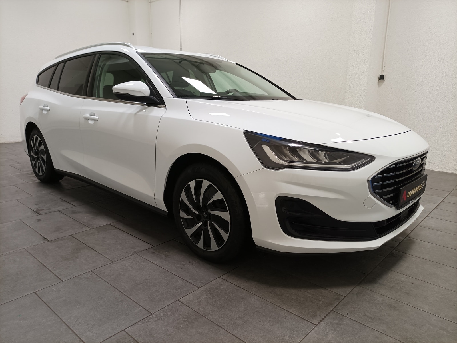 Ford Focus Kombi FORD Focus 1,5 EcoBlue Titanium Turnier Auto Kombi #1