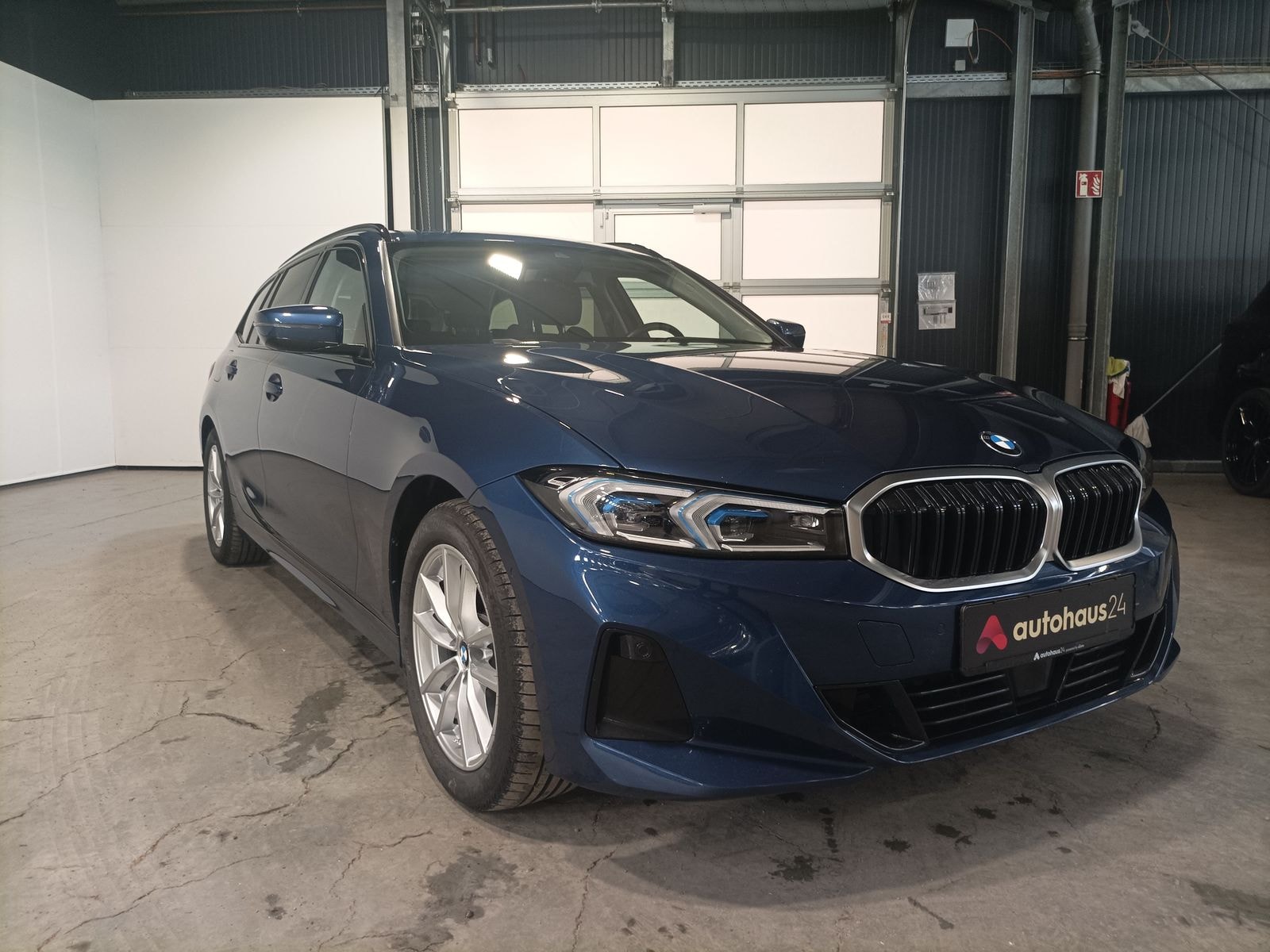 BMW 3er-Reihe Kombi BMW 3er-Reihe 318d Touring Auto Kombi #1