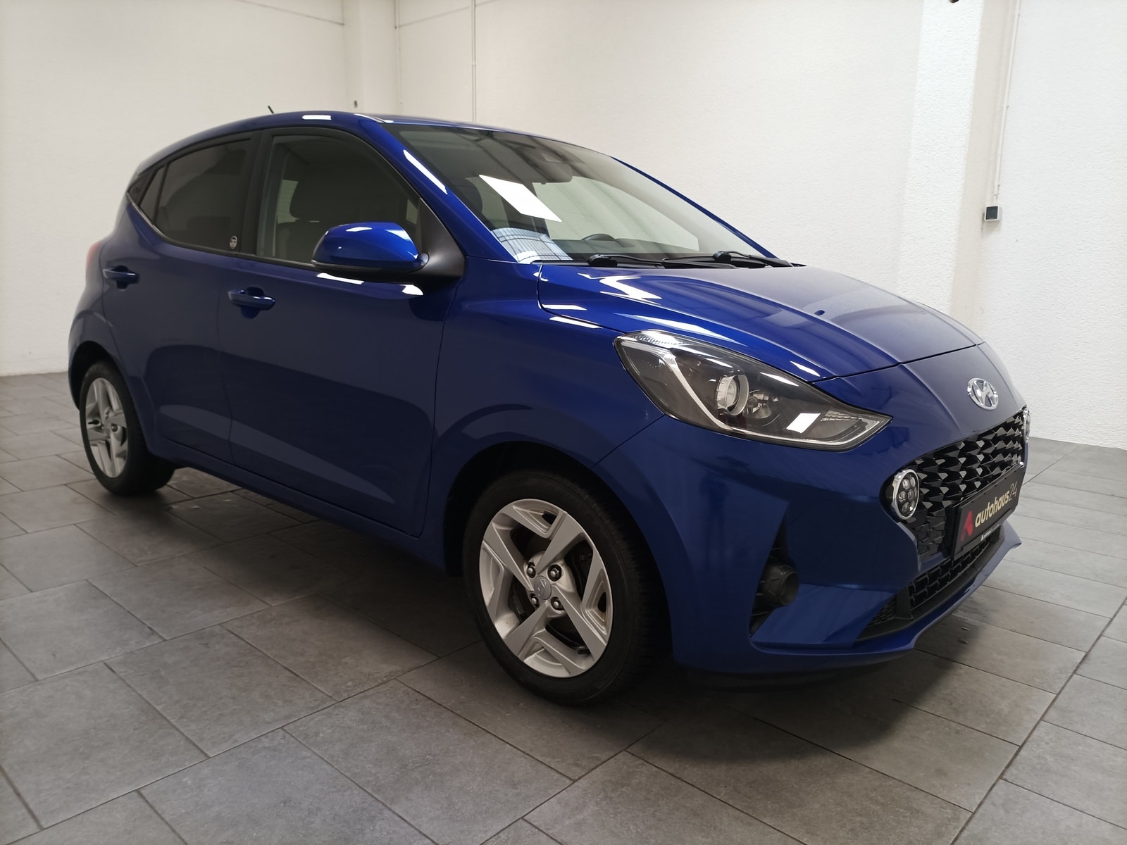 Hyundai i10 Limousine HYUNDAI i10 1.0 EDITION 30 Schräghecklimousine #1