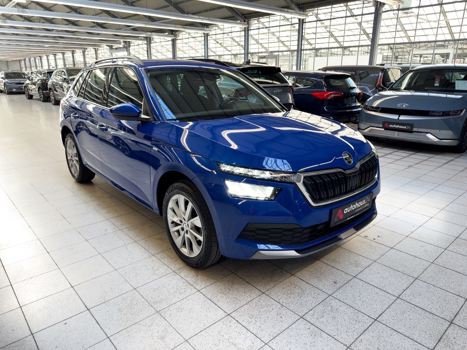ŠKODA Kamiq SUV / Crossover / Geländewagen SKODA Kamiq 1.5l TSI ACT TOUR Sports Utility Vehicle #1